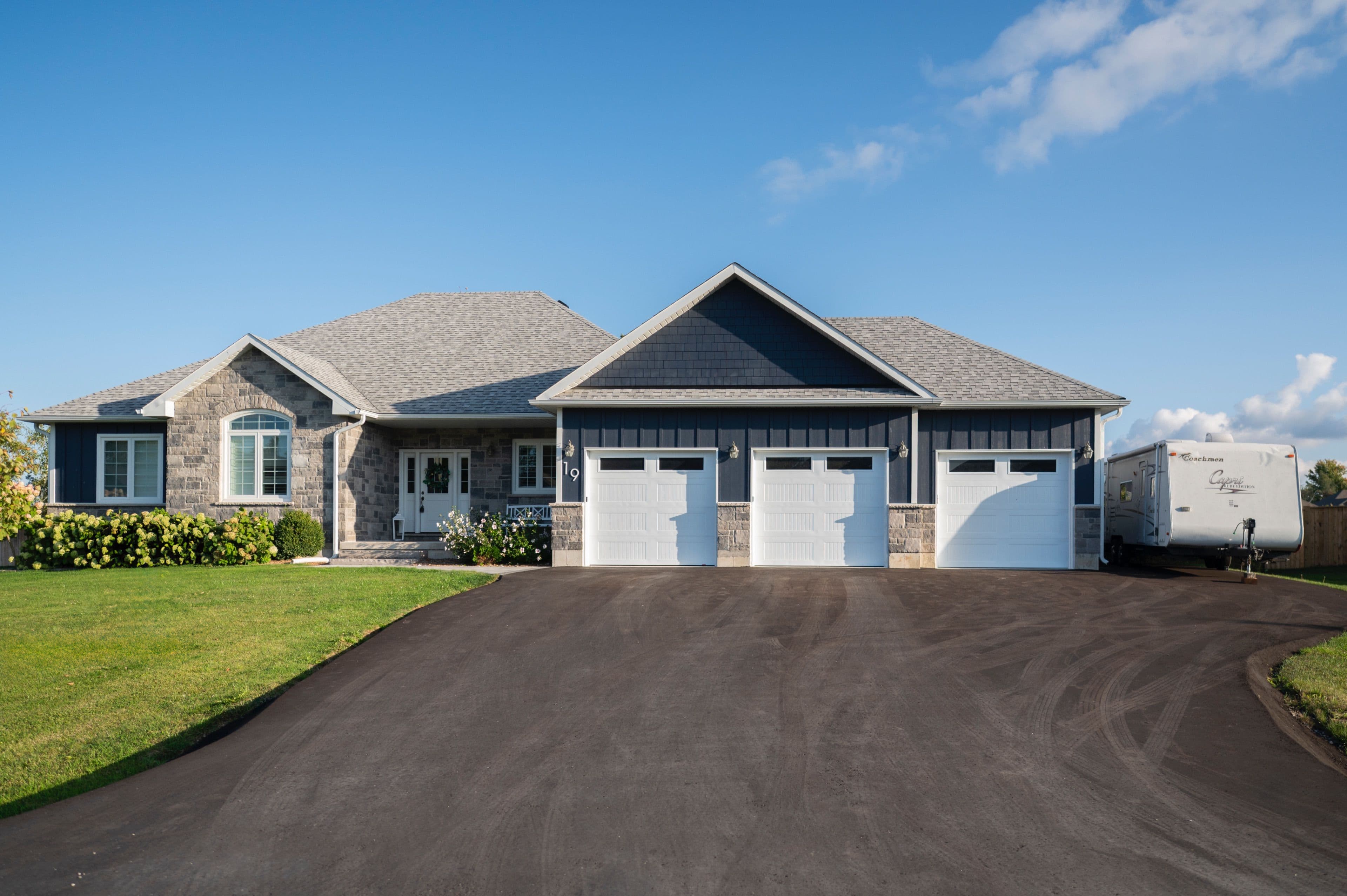 19 Cheslock Crescent, Oro-Medonte, ON L3V 8N8
