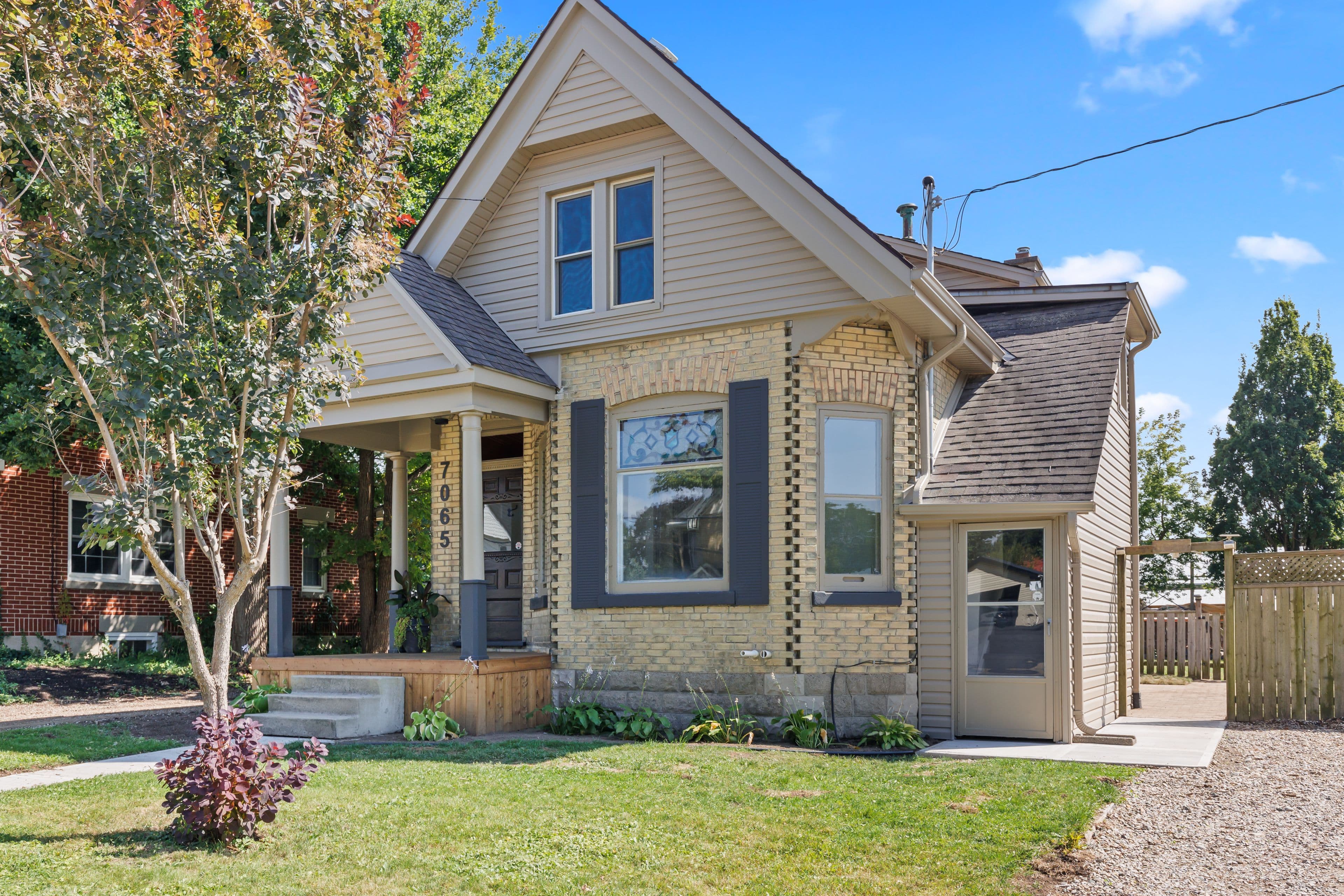 7065 Longwoods Road Upper, London South, ON N6P 1B6