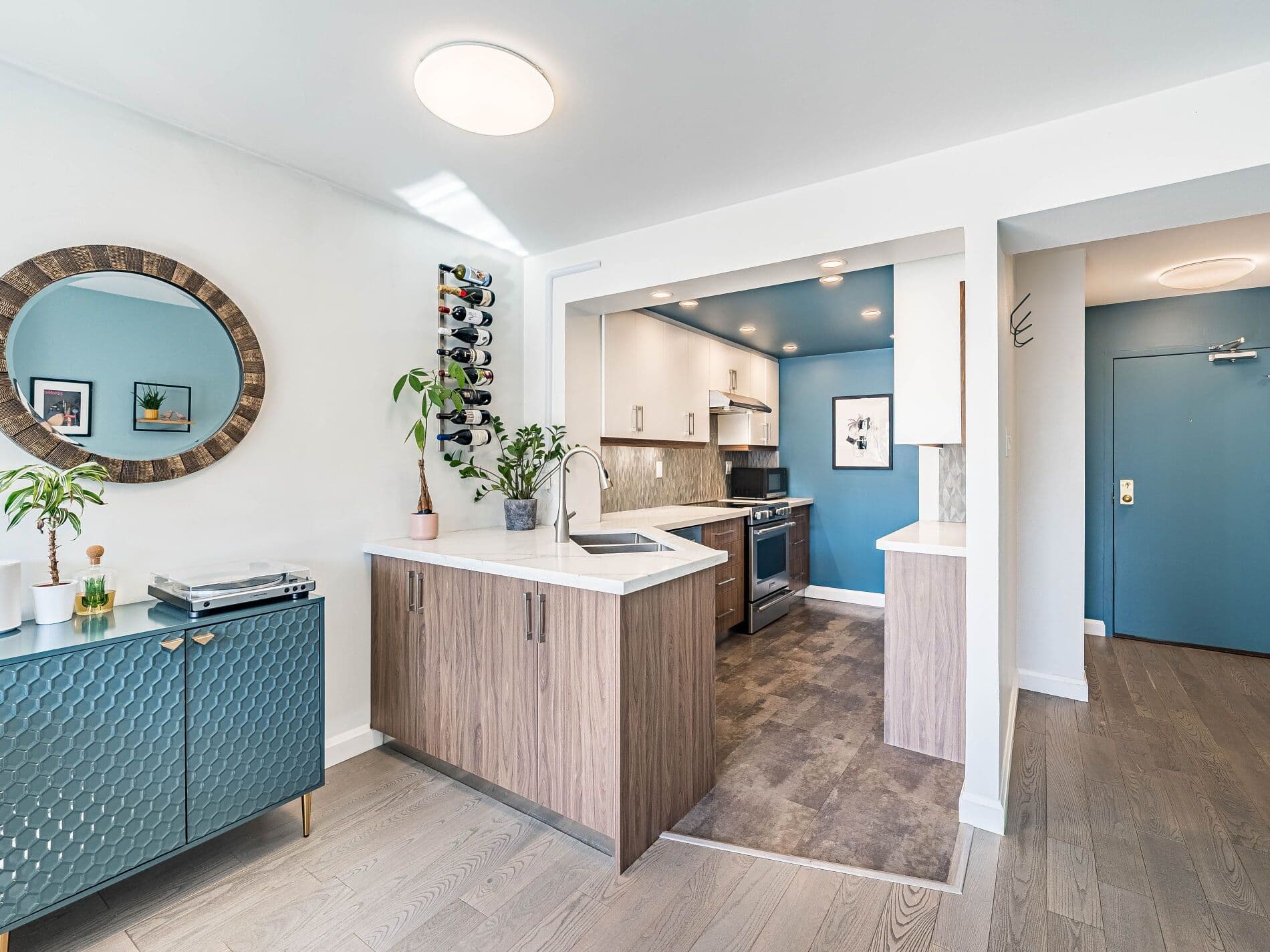 456 College Street 301, Toronto C01, ON M6G 4A3