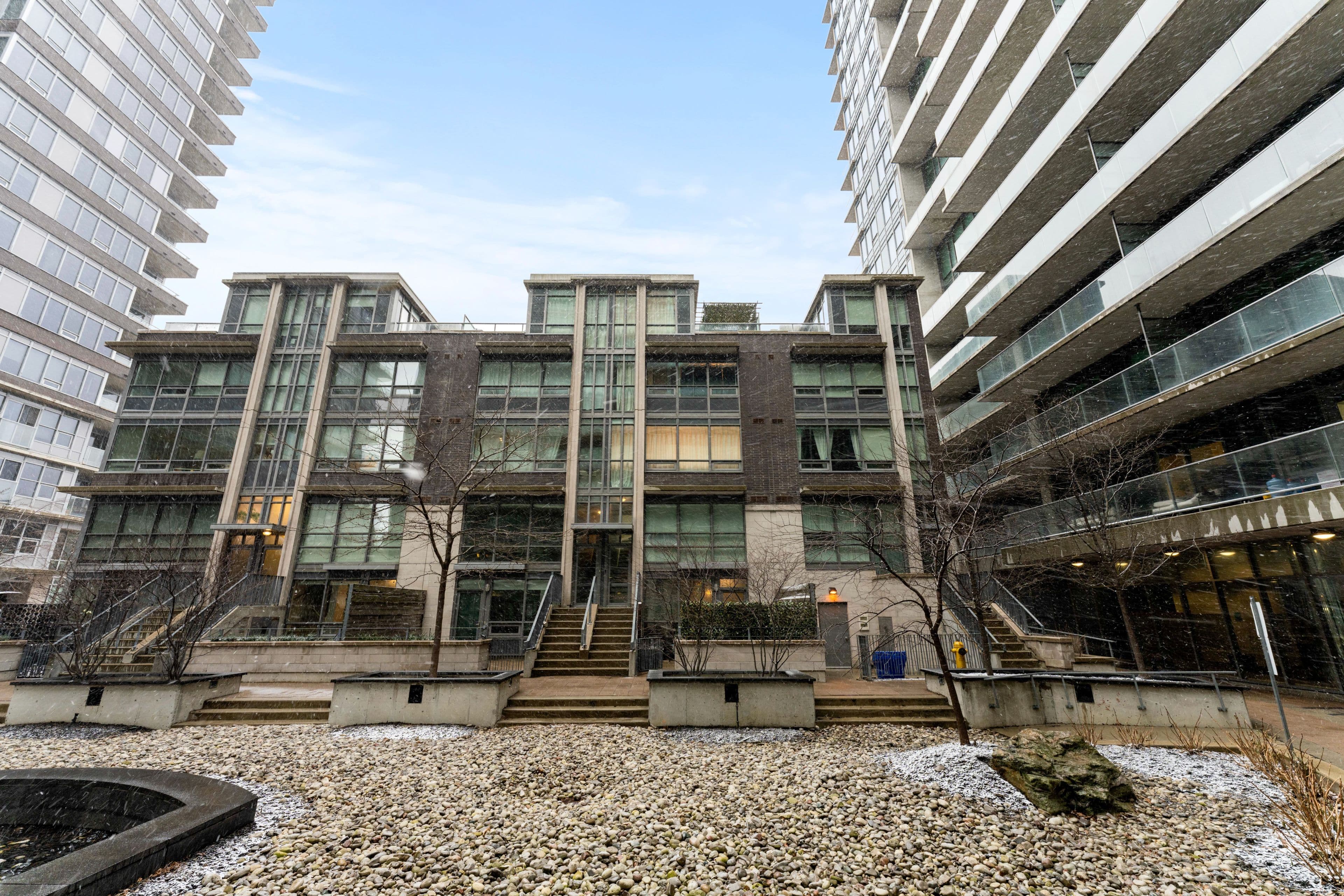 57 East Liberty Street Th16, Toronto C01, ON M6K 3P5