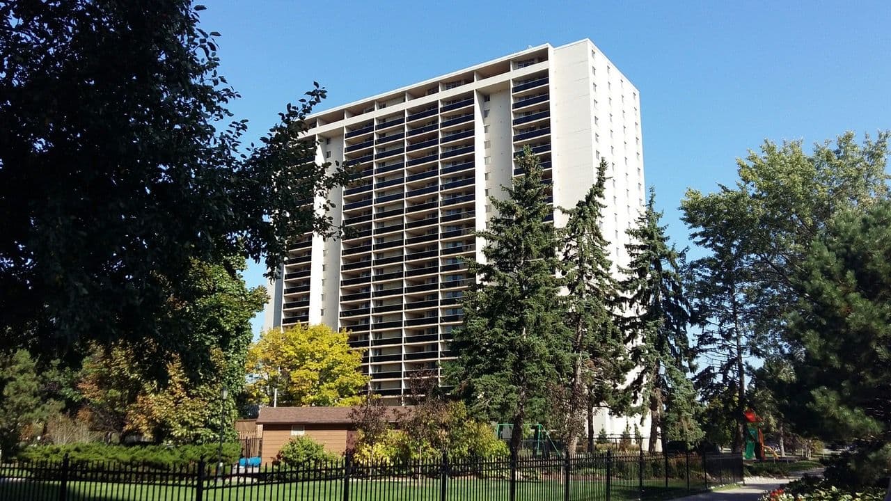 812 Burnhamthorpe Road 1408, Toronto W08, ON M9C 4W1