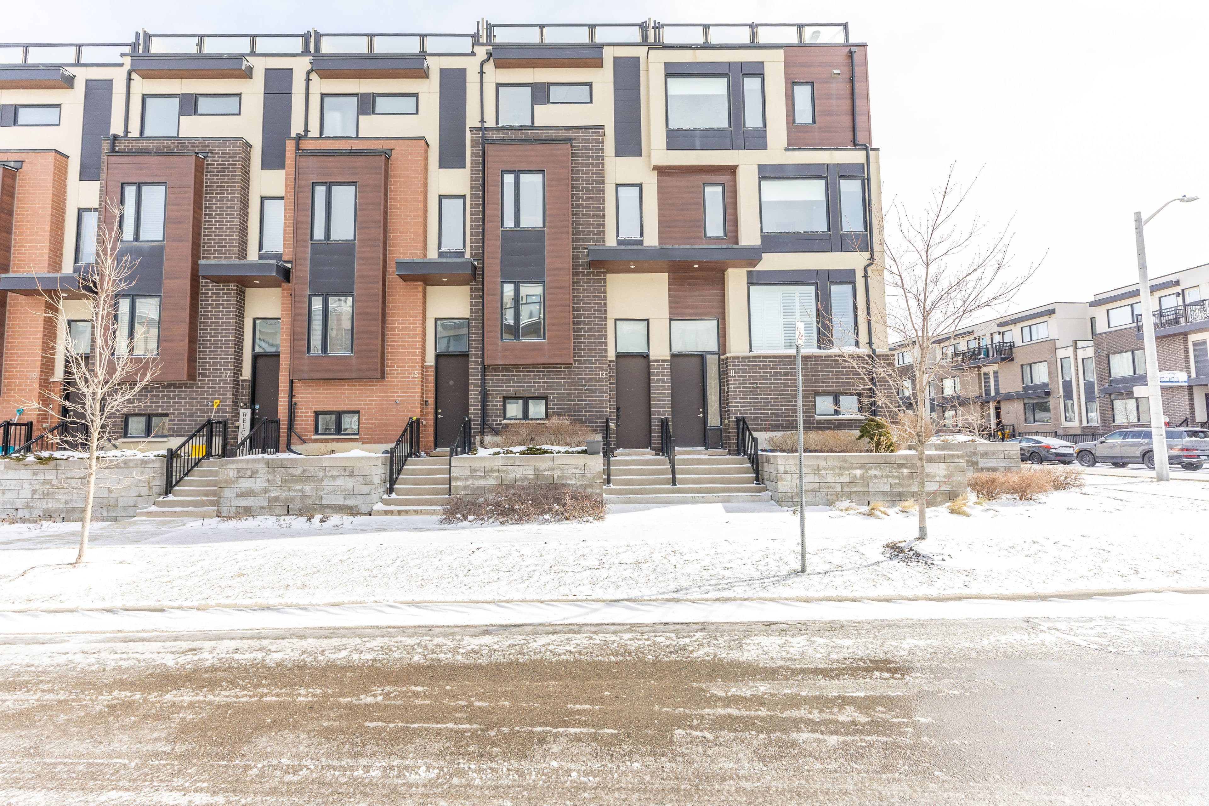 13 Caroline Carpenter Grove, Toronto W05, ON M3K 0B1