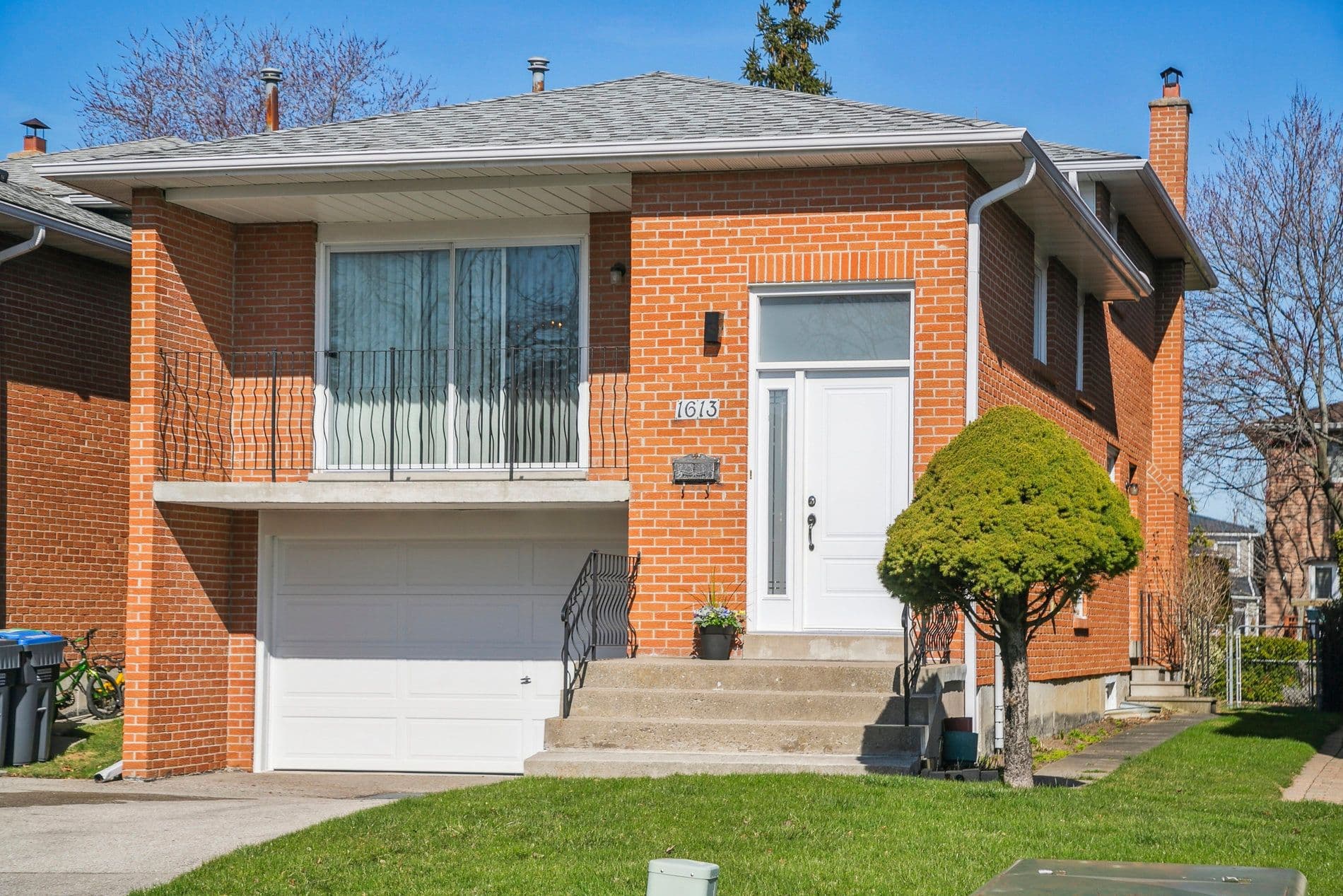 1613 Lewes Way, Mississauga, ON L4W 3H5