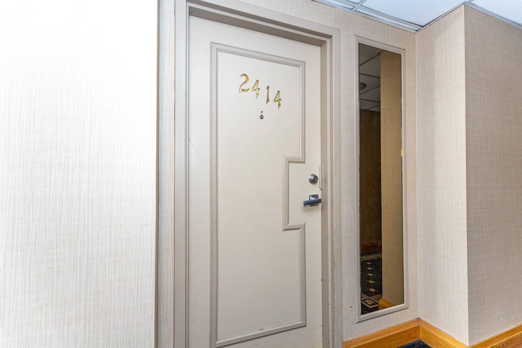 10 Martha Eaton Way PH24-2414, Toronto W04, ON M6M 5B3