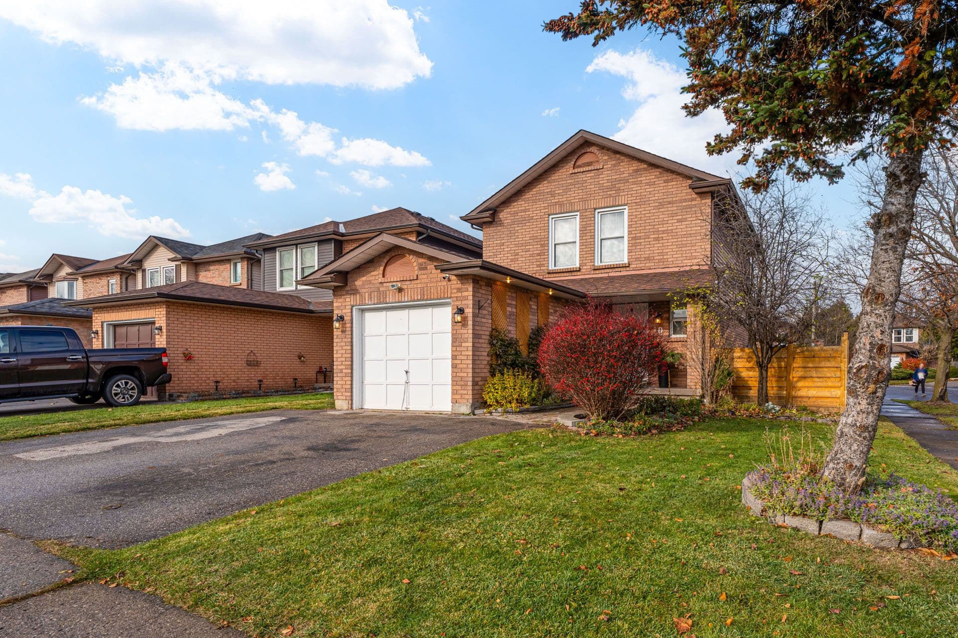 10 Mara Crescent, Brampton, ON L6V 4C4