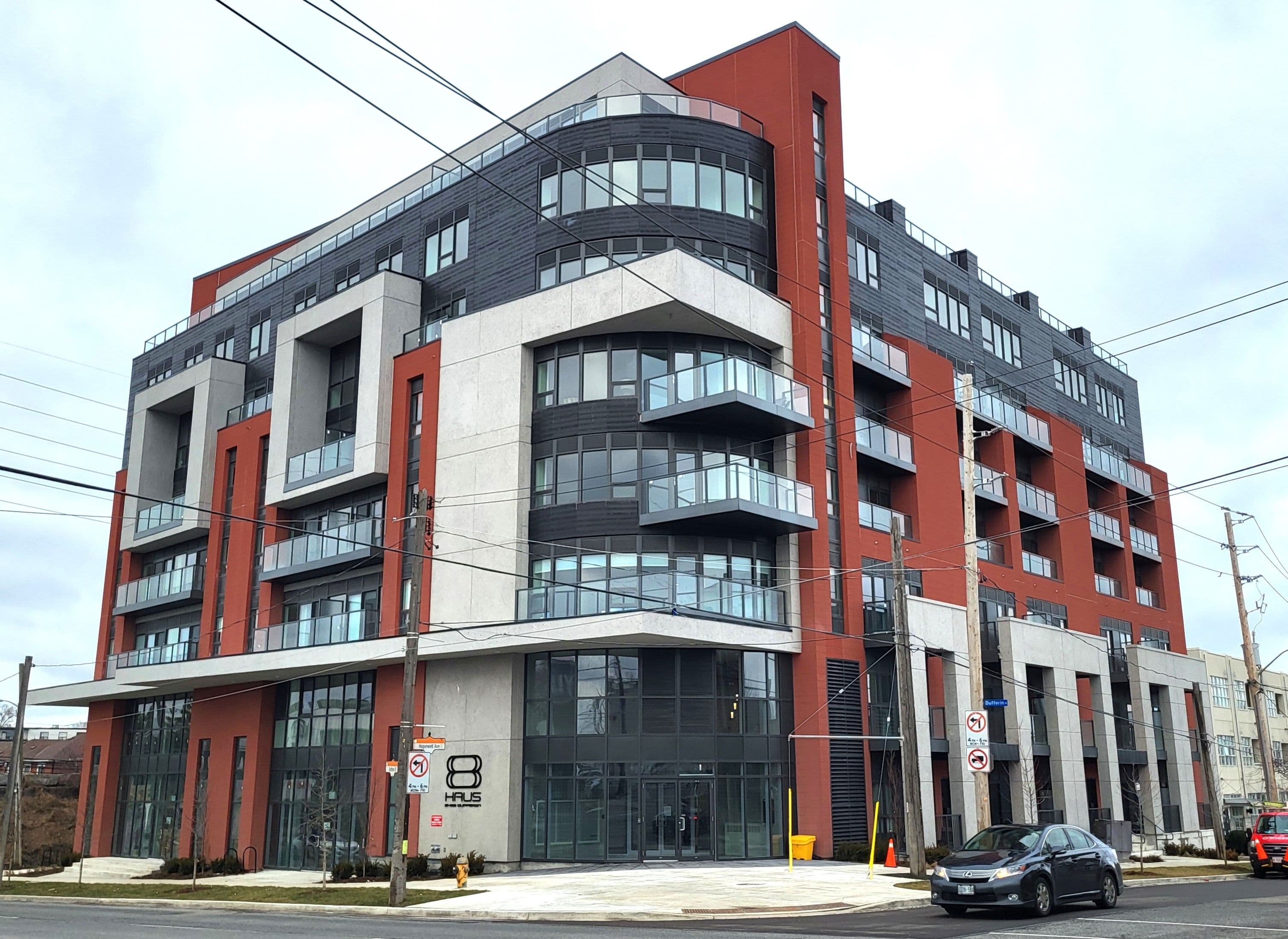 2433 Dufferin Street 206, Toronto W04, ON M6E 0B4