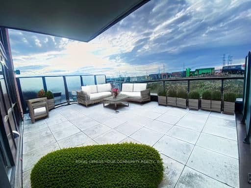 2550 SIMCOE Street N 206, Oshawa, ON L1L 0R5