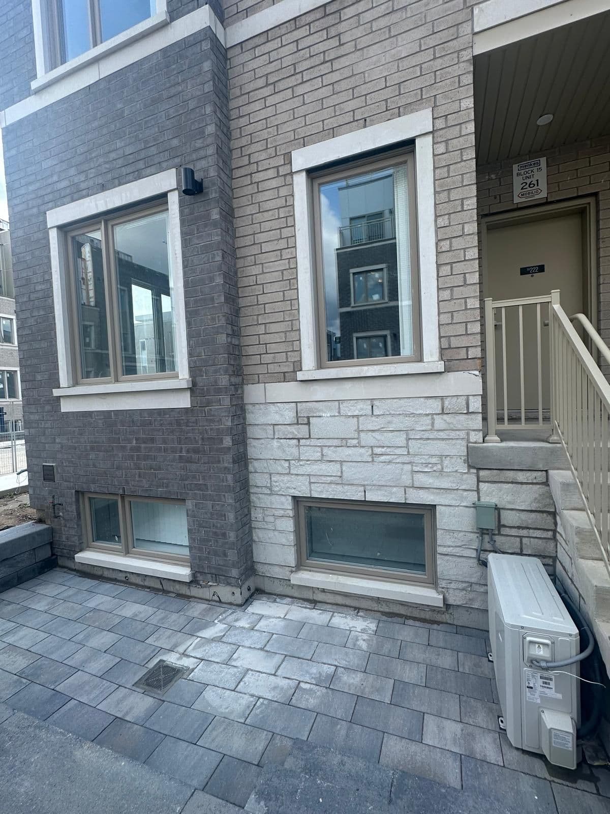 131 Honeycrisp Crescent TH222, Vaughan, ON L4K 0N7