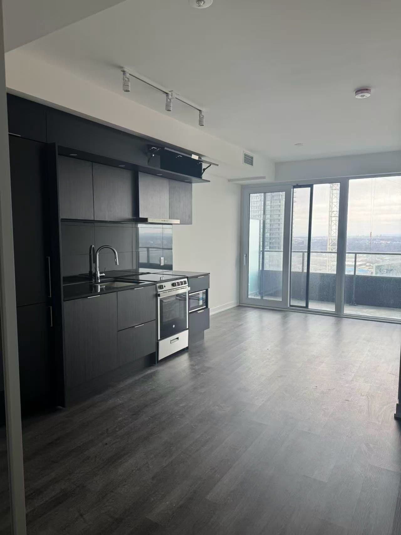 448 Burnhamthorpe Road W 3601, Mississauga, ON L5B 4M6