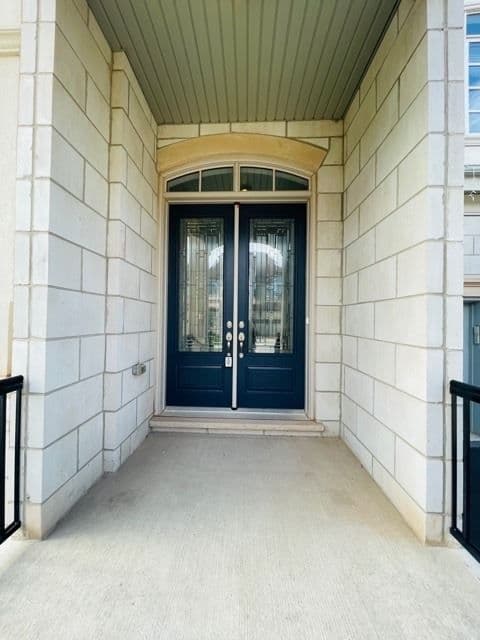 53 Threshing Mill Boulevard, Oakville, ON L6H 0V6