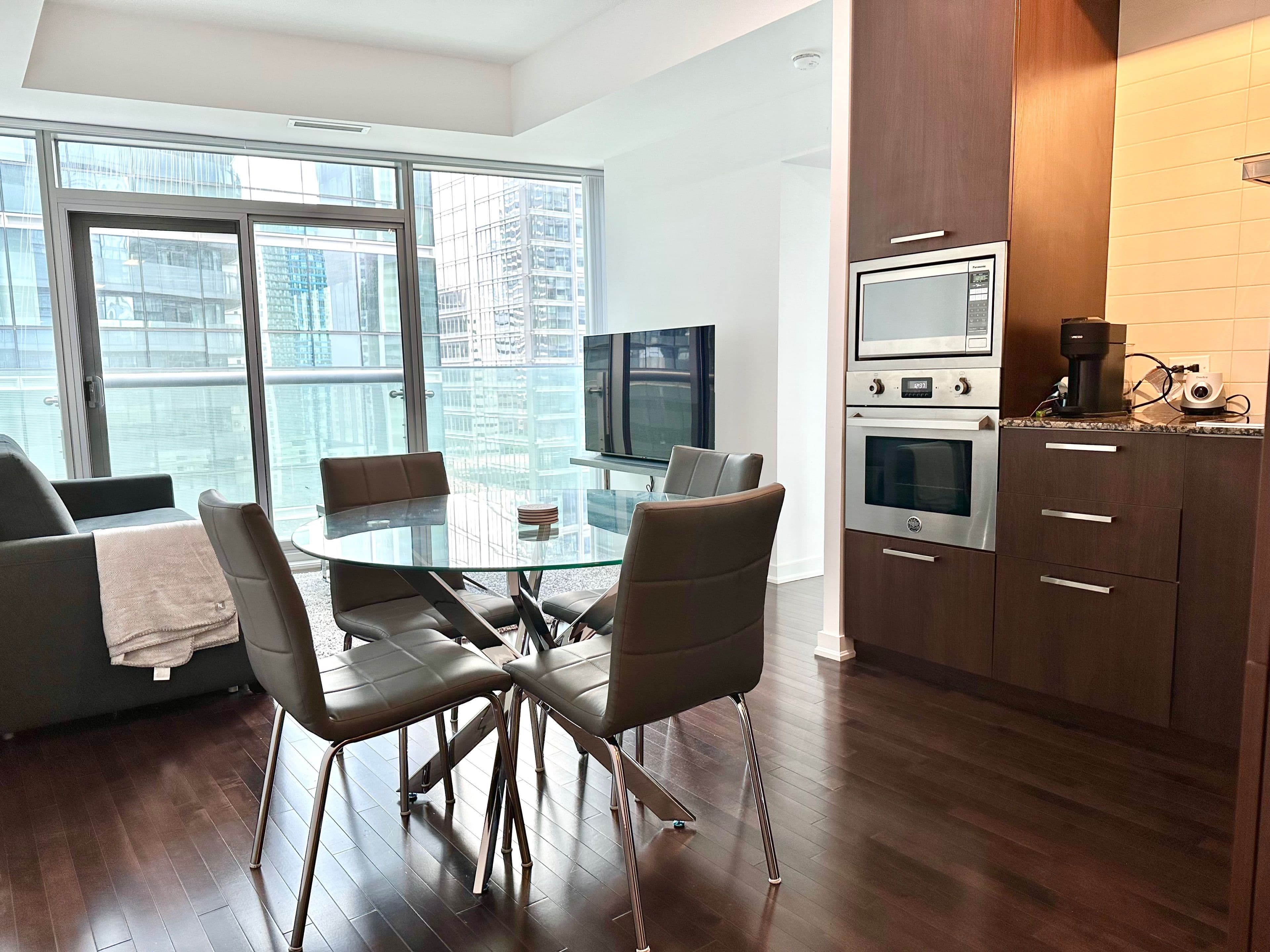 14 York Street 1310, Toronto C01, ON M5J 2Z2