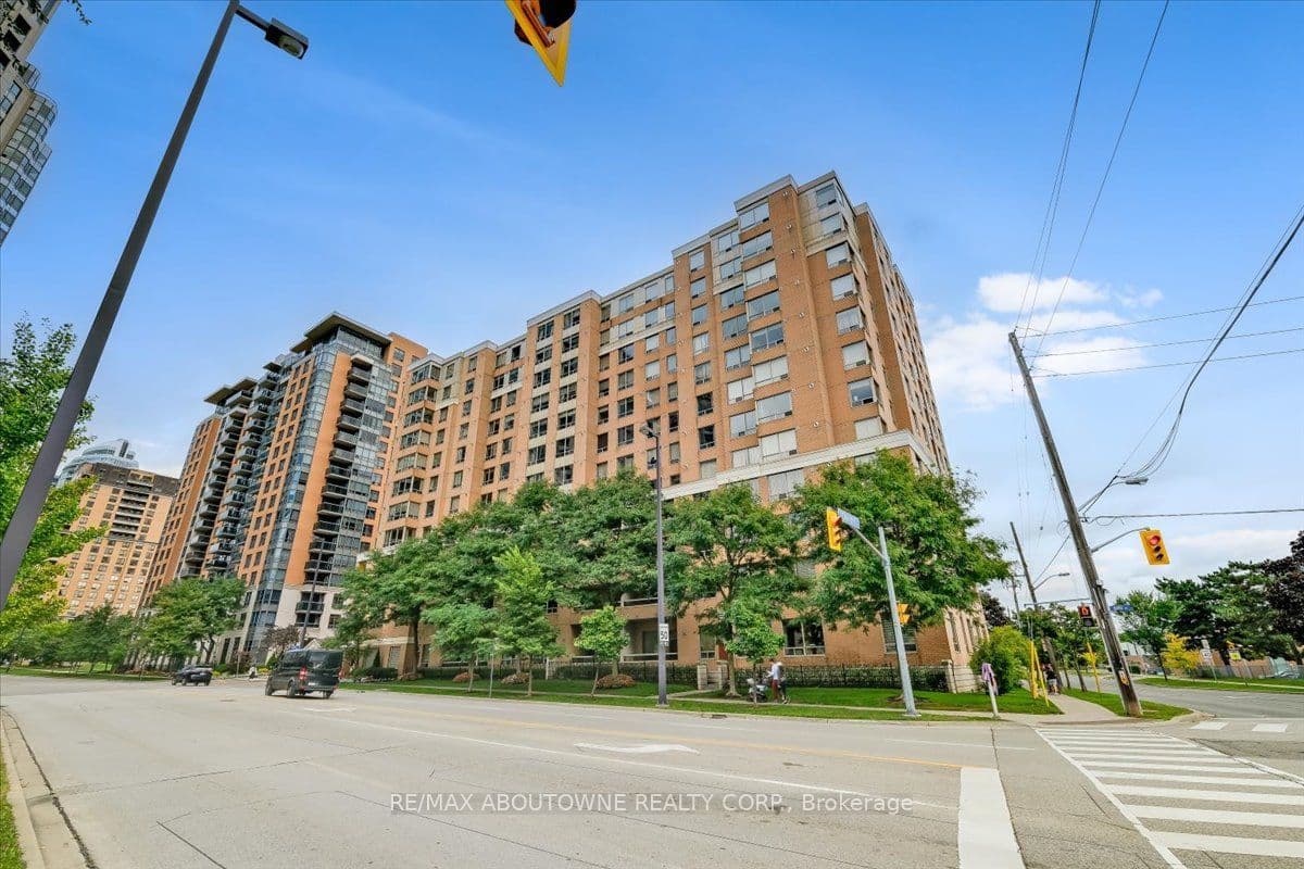 88 Grandview Way 302, Toronto C14, ON M2N 6V6