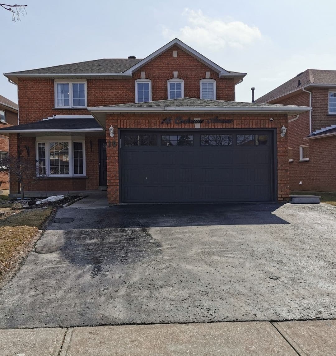 16 Cochrane Avenue, Brampton, ON L6Z 4J4