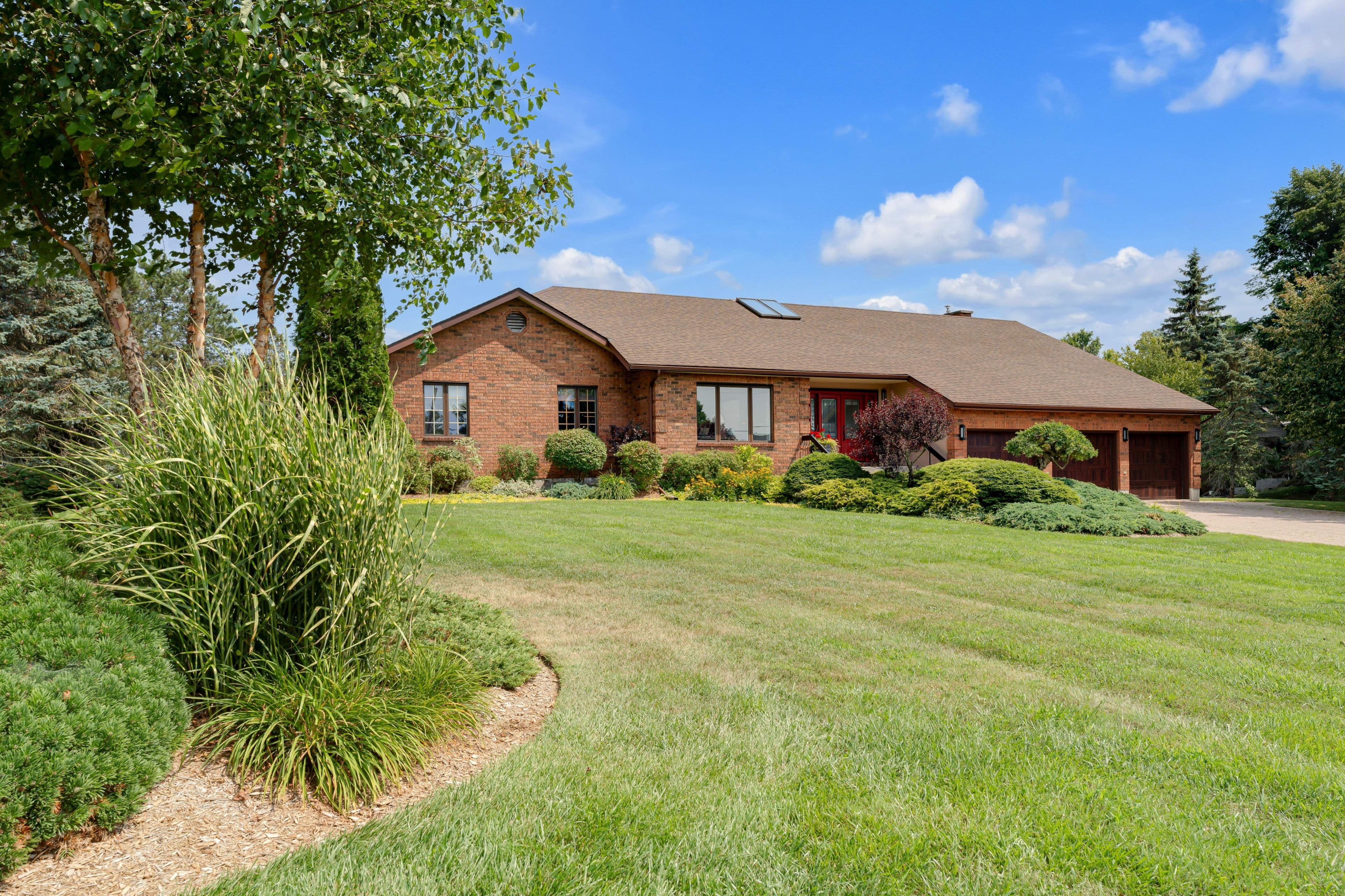 1673 St. Lawrence Avenue, Kingston, ON K7L 2V1