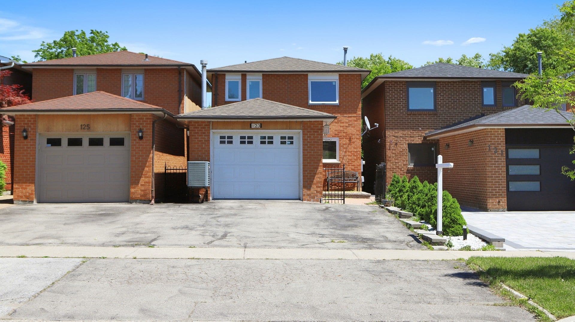 123 Kersey Crescent MAIN & SECOND FLOORS, Richmond Hill, ON L4C 5X4