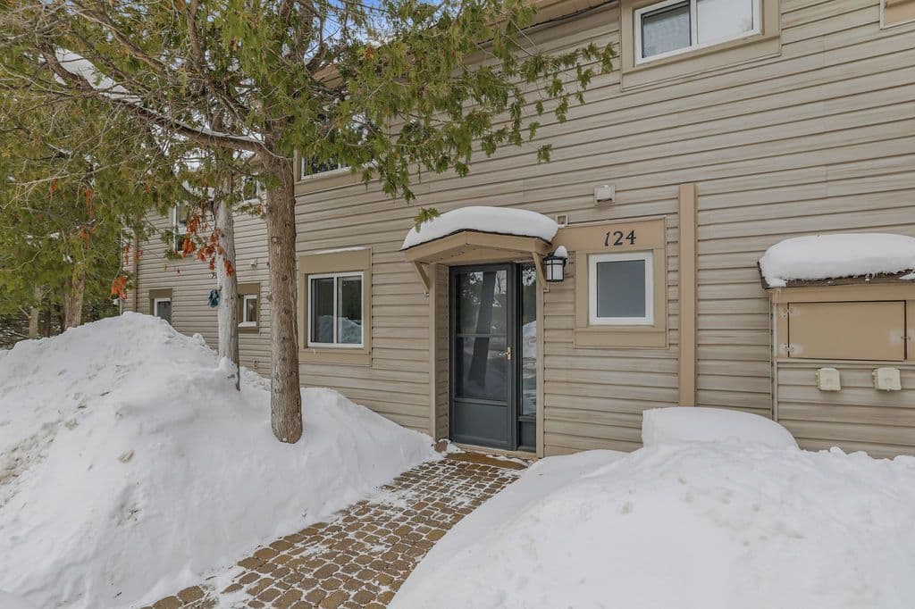 124 ESCARPMENT Crescent, Collingwood, ON L9Y 5B4