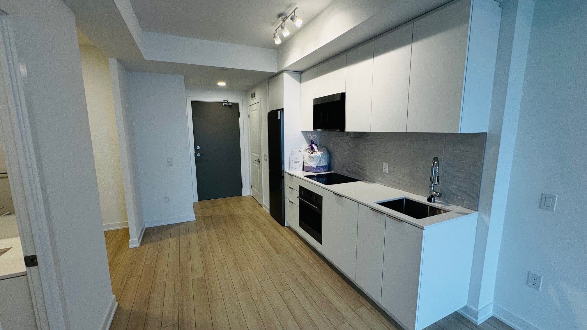 15 Skyridge Drive 1903, Brampton, ON L6P 4S3