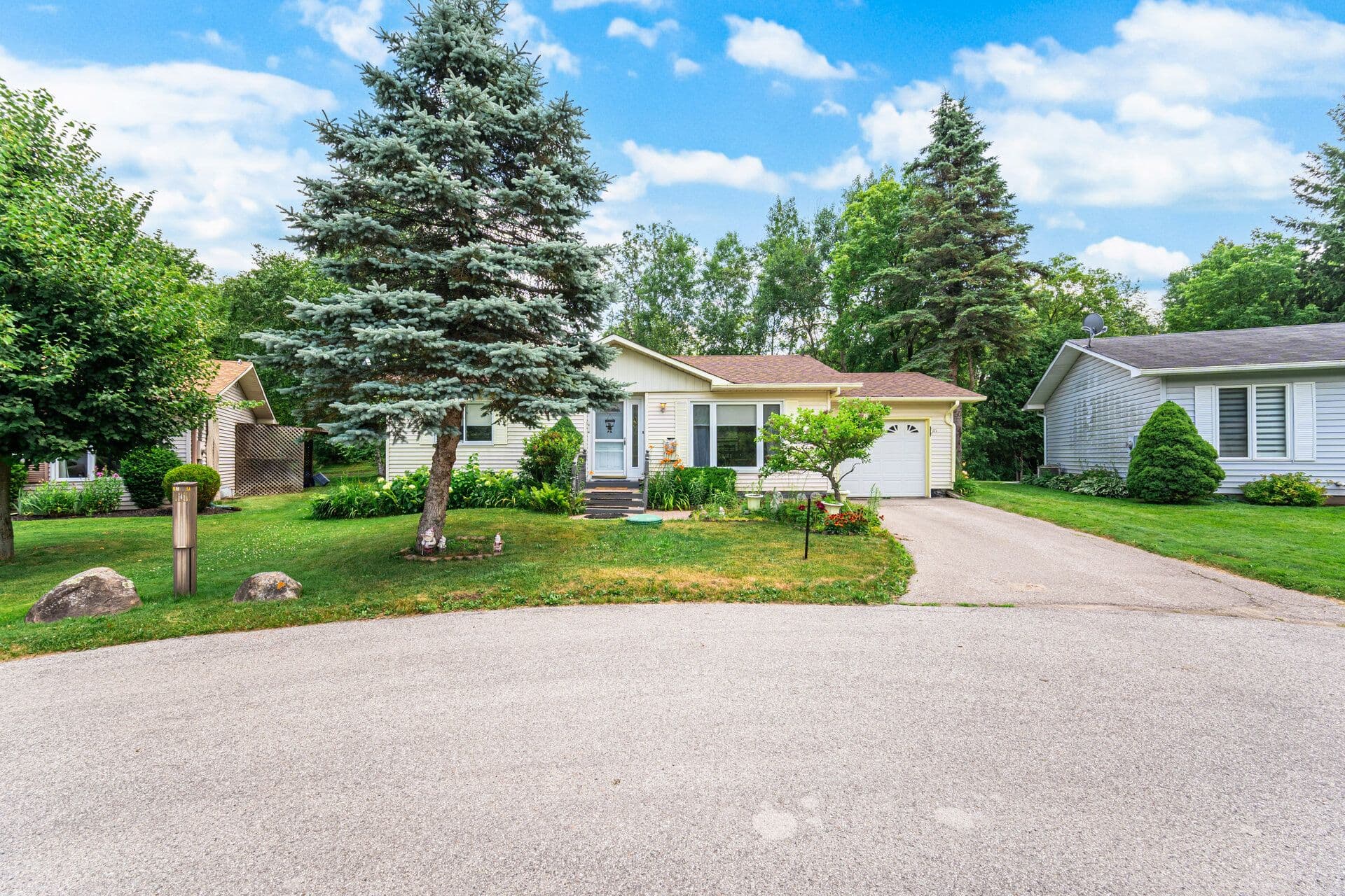 5 Pineview Court, New Tecumseth, ON L0G 1W0