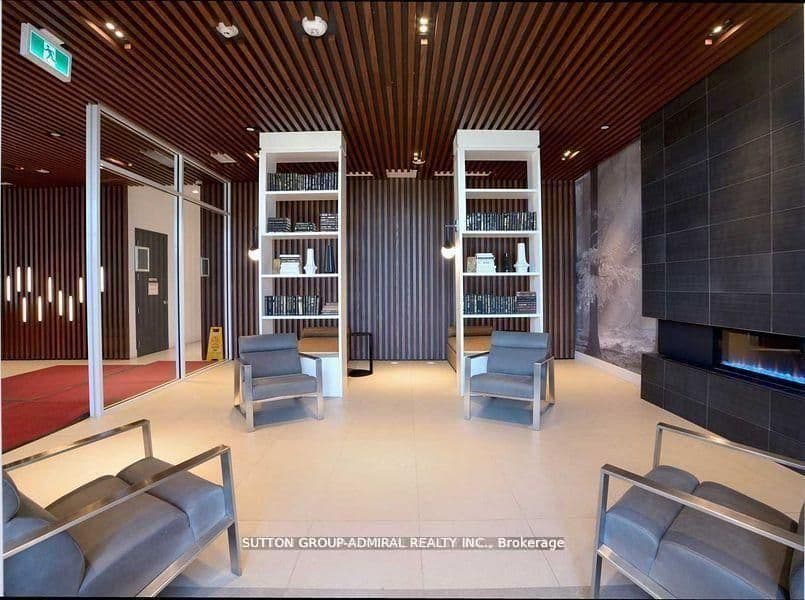 297 Oak Walk Drive 604, Oakville, ON L6H 3R6