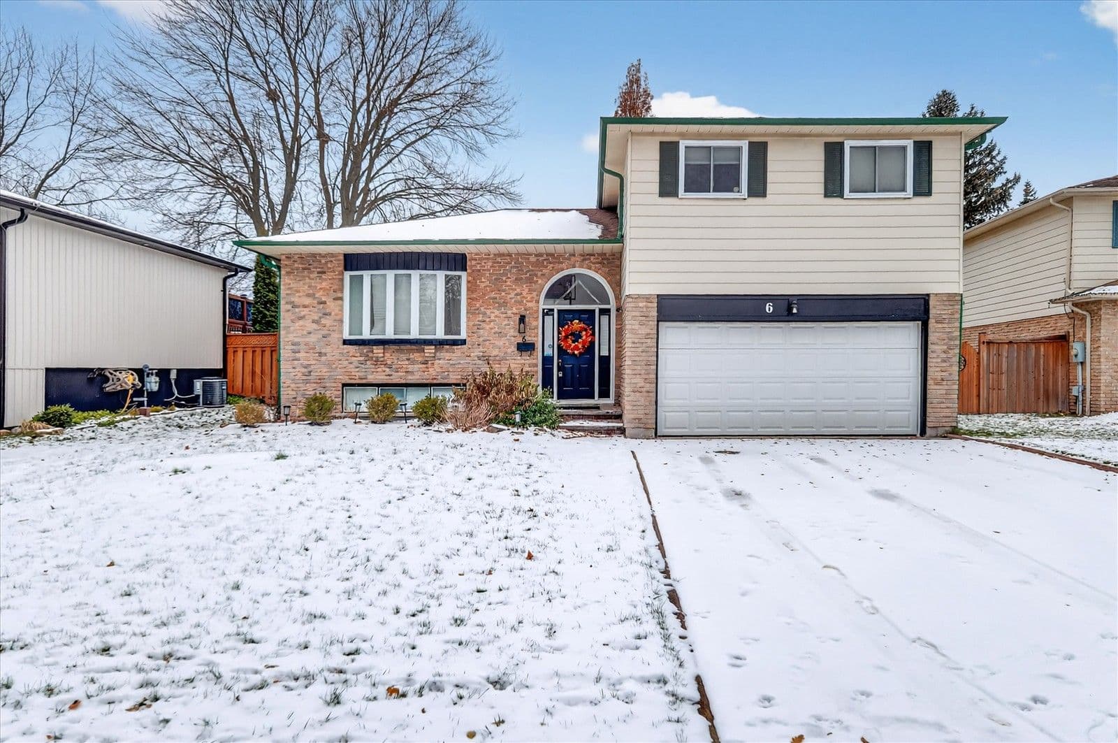 6 Ribblesdale Drive, Whitby, ON L1N 6K6