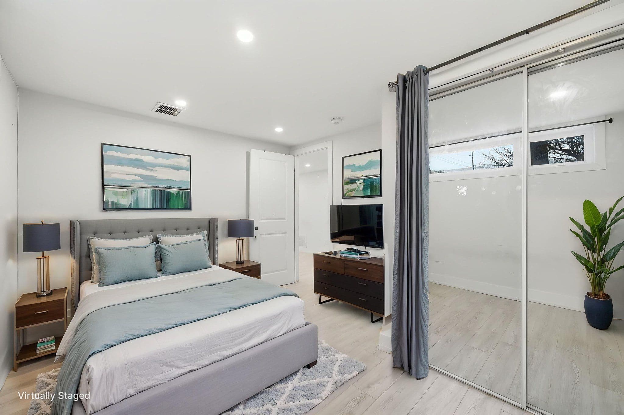 27 Kigsview (lower) Boulevard 1, Toronto W09, ON M9R 1T5