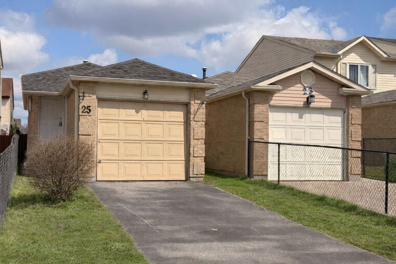 25 Lady Bower Crescent, Toronto E11, ON M1B 4R3