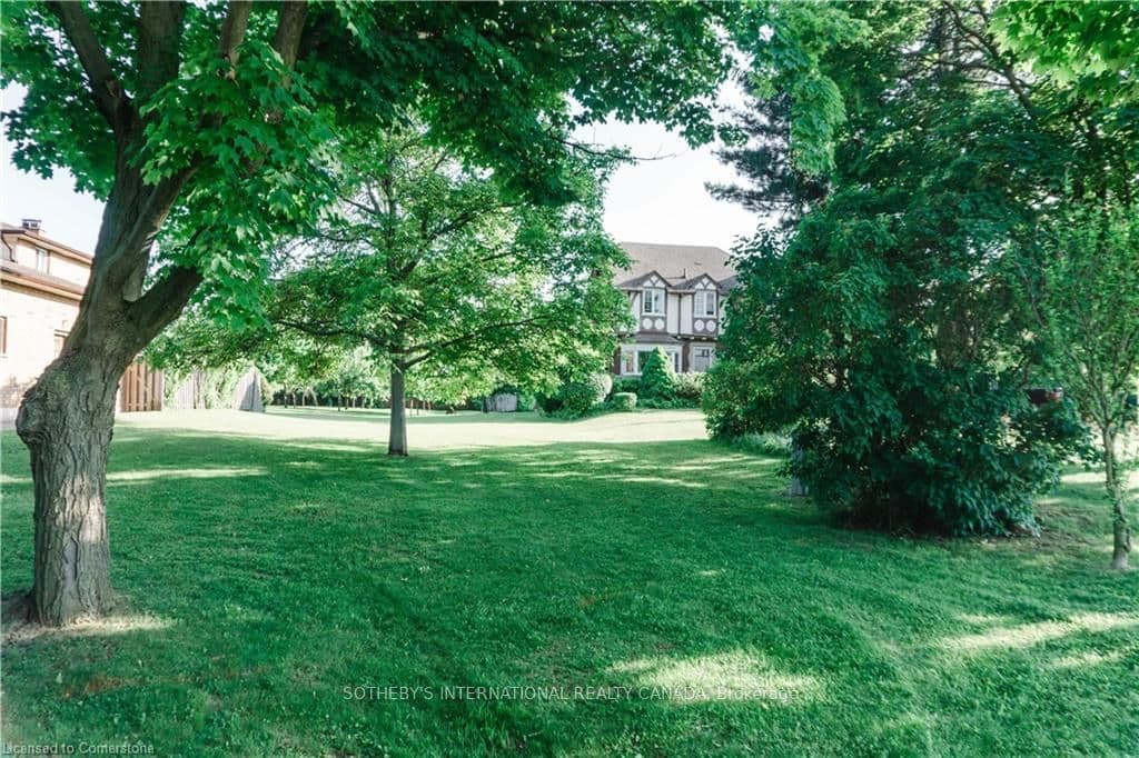 360 King Street E, Hamilton, ON L8G 1M4