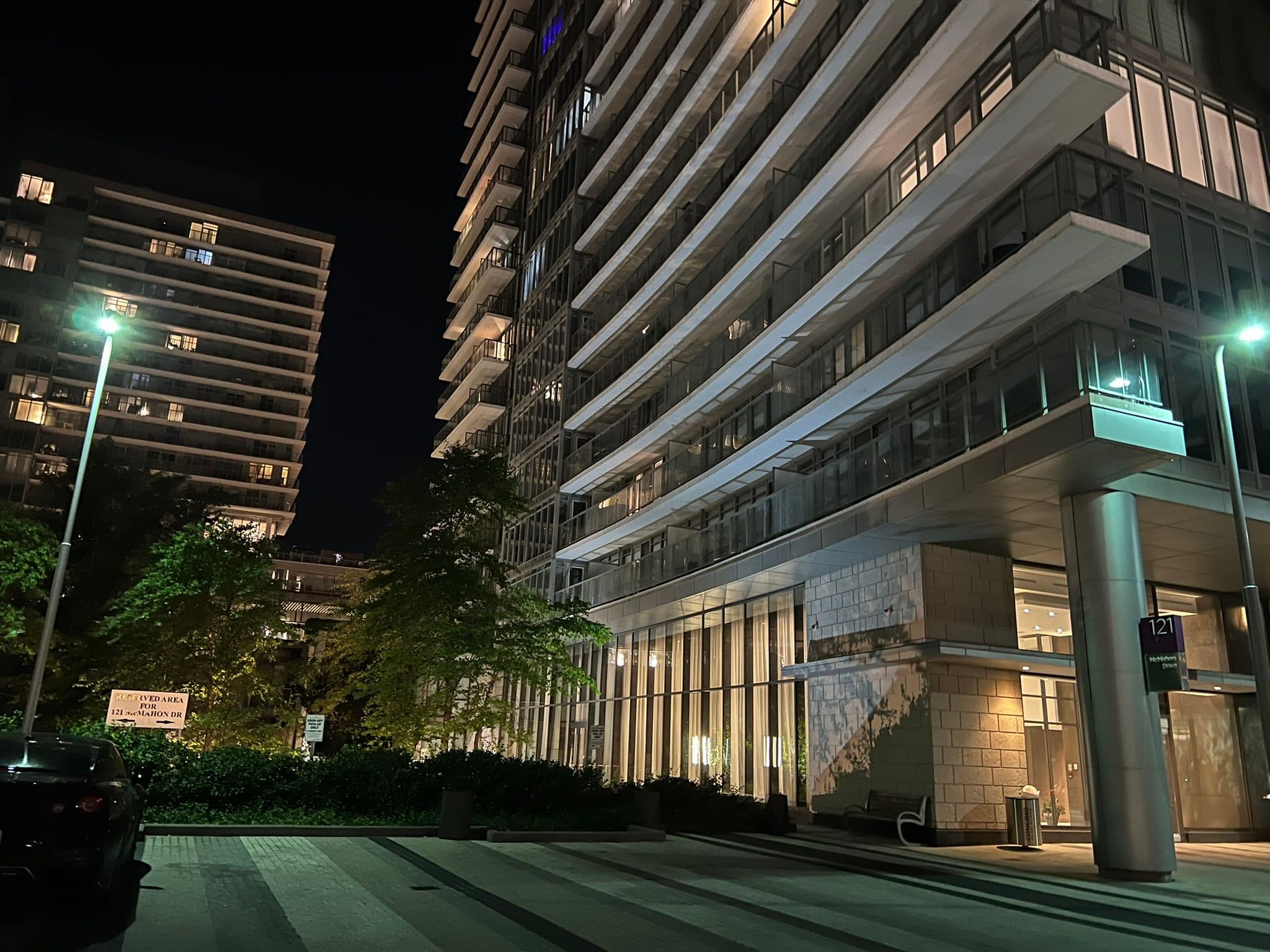 121 Mcmahon Drive 2811, Toronto C15, ON M2K 0C2