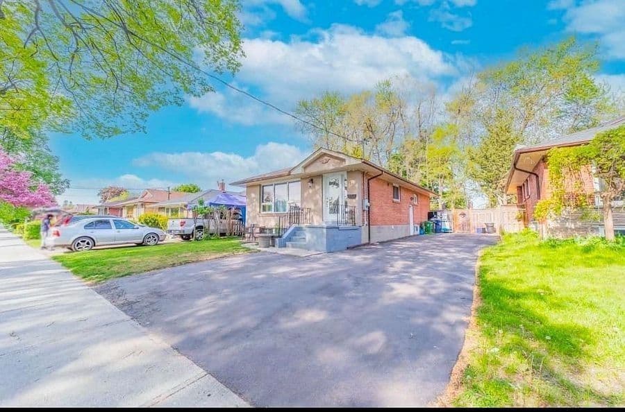 11 Abbeville Road Bsmt, Toronto E09, ON M1H 1Y4