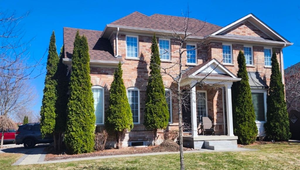 54 Gail Parks Crescent, Newmarket, ON L3X 3B9