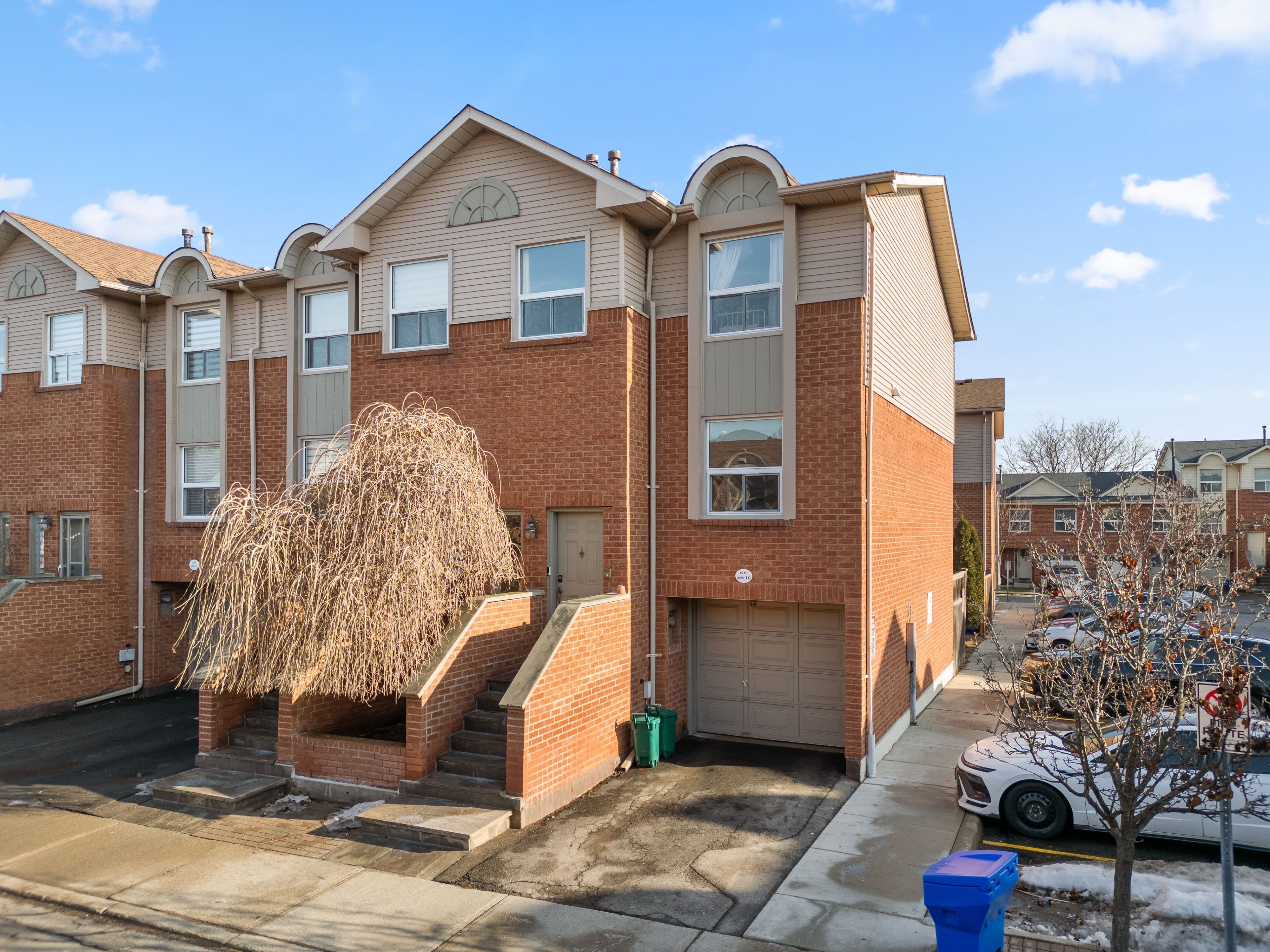 1570 Reeves Gate 10, Oakville, ON L6M 3J3