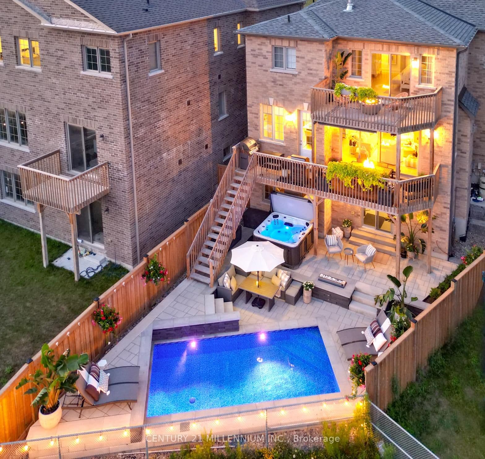 1956 Don White Court, Oshawa, ON L1K 1A1