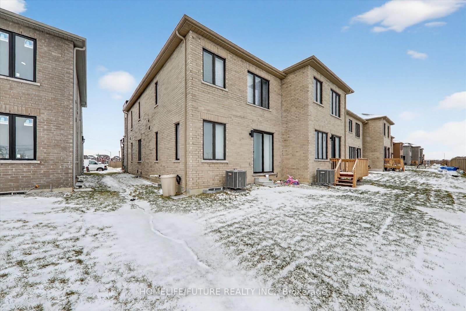 180 Mumbai Drive Main & 2nd, Markham, ON L3S 3K5