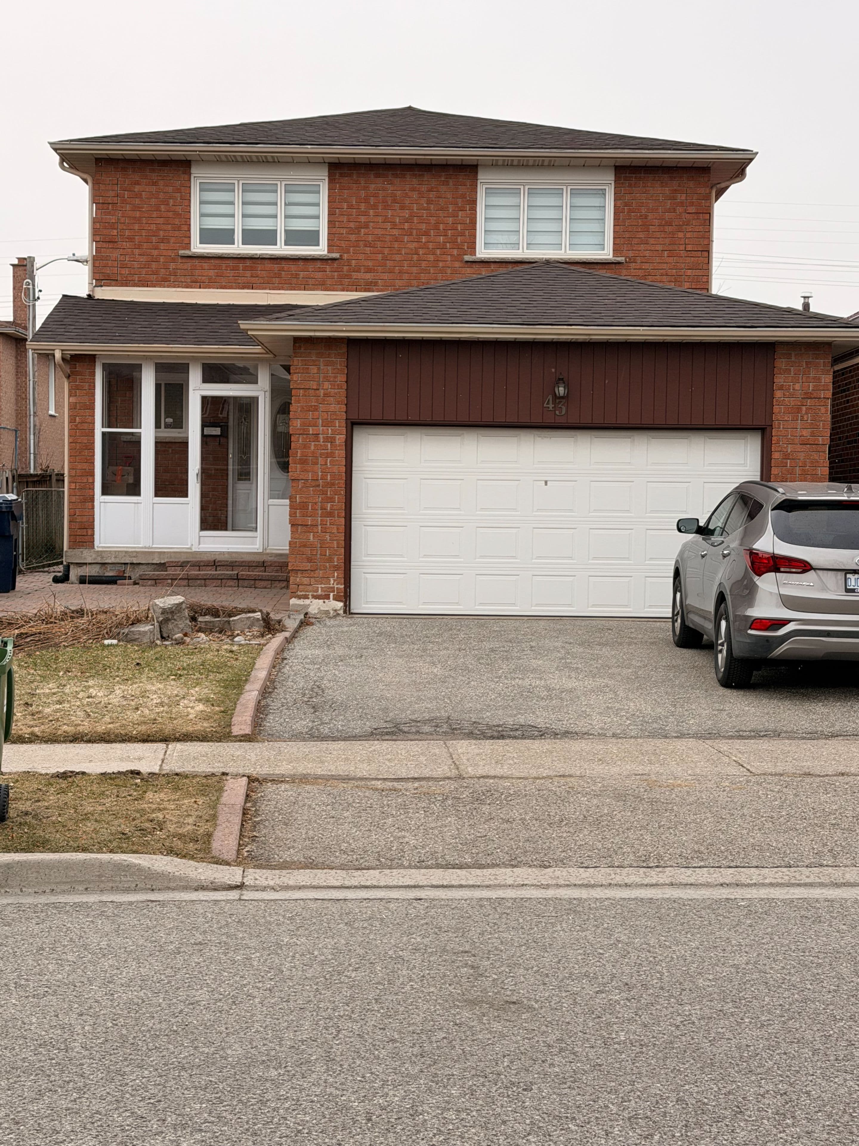 43 Bordeaux Circuit Main (Room), Toronto W10, ON M9V 4Z1