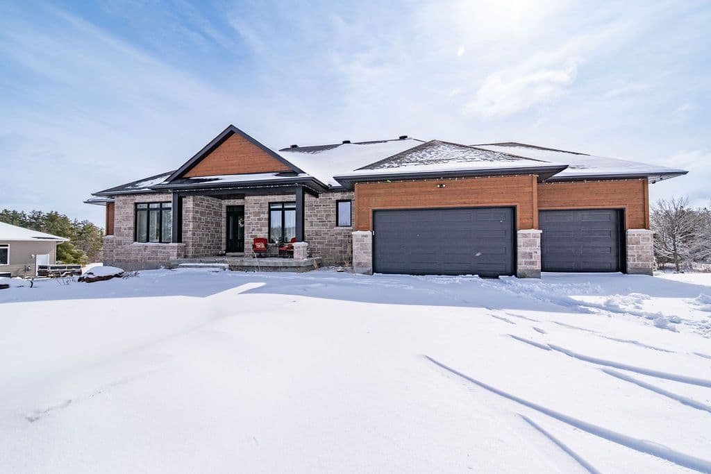 80 Raymond Luhta Crescent, McNab/Braeside, ON K7S 3G8