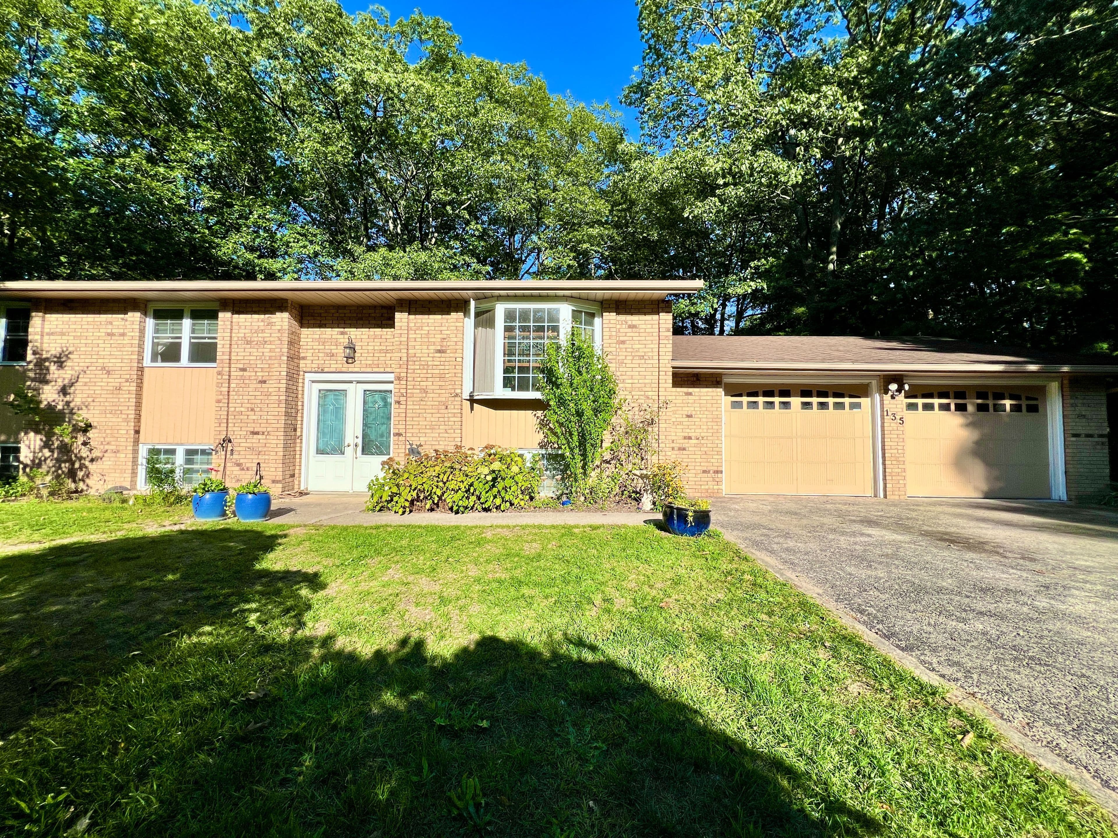 135 CHRISTOPHER Avenue, Wasaga Beach, ON L9Z 1S4