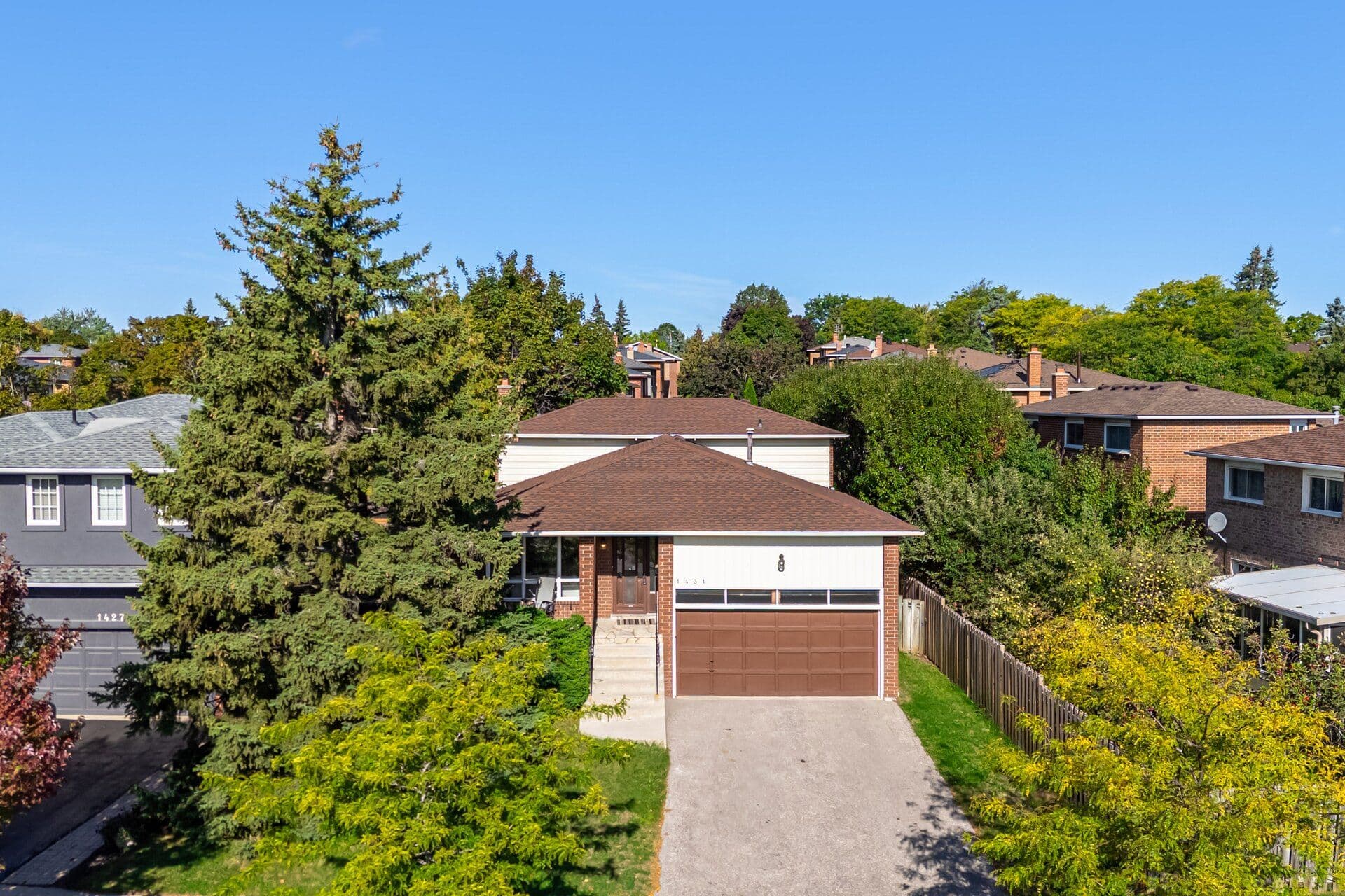 1431 Harmsworth Square, Oakville, ON L6H 3E8