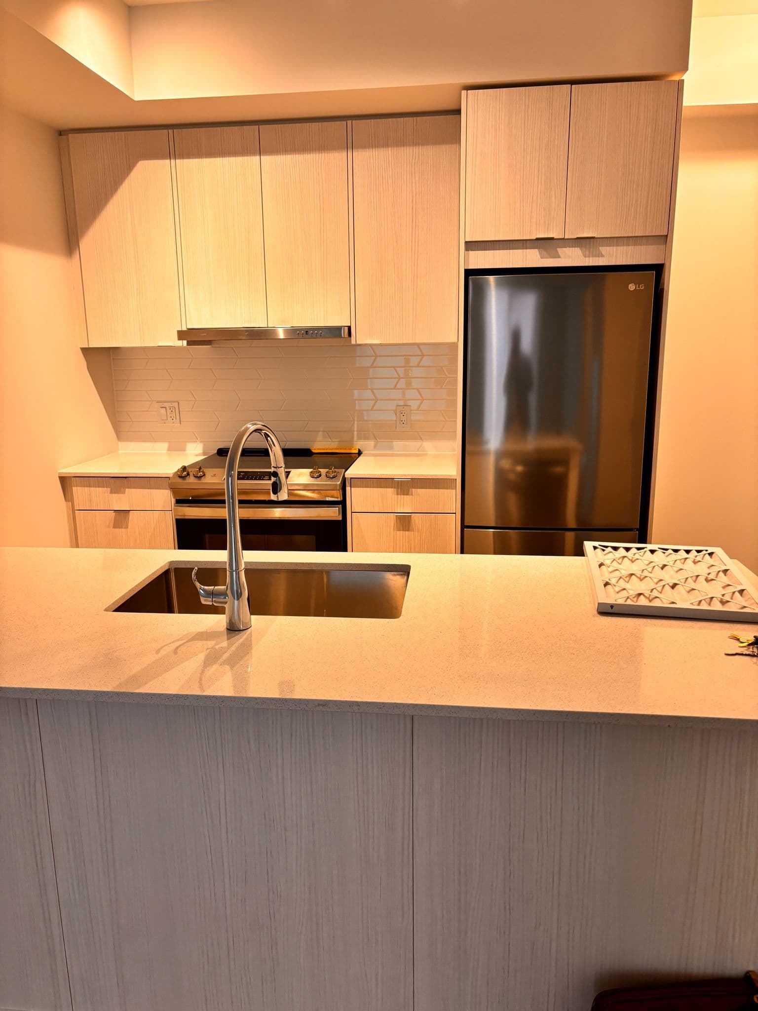 4130 Parkside Village Drive 3405, Mississauga, ON L5B 0L7