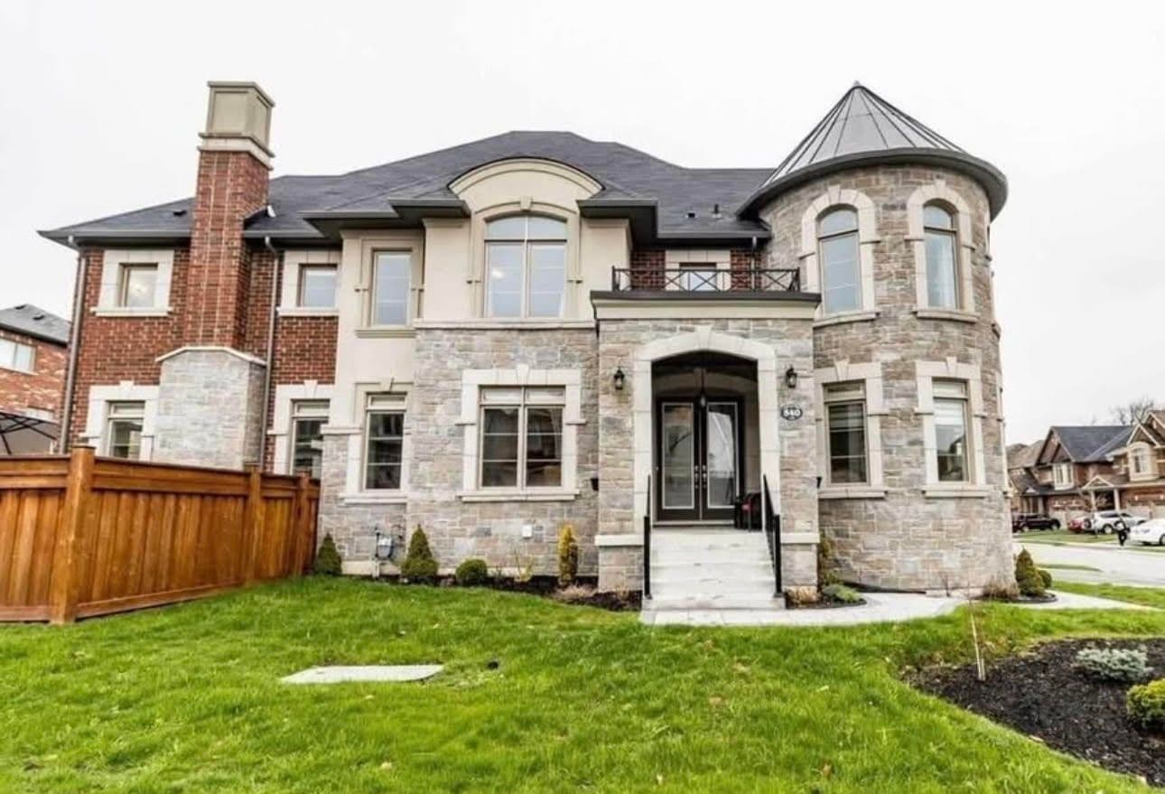 540 Mcgregor Farm Trail, Newmarket, ON L3X 0H7