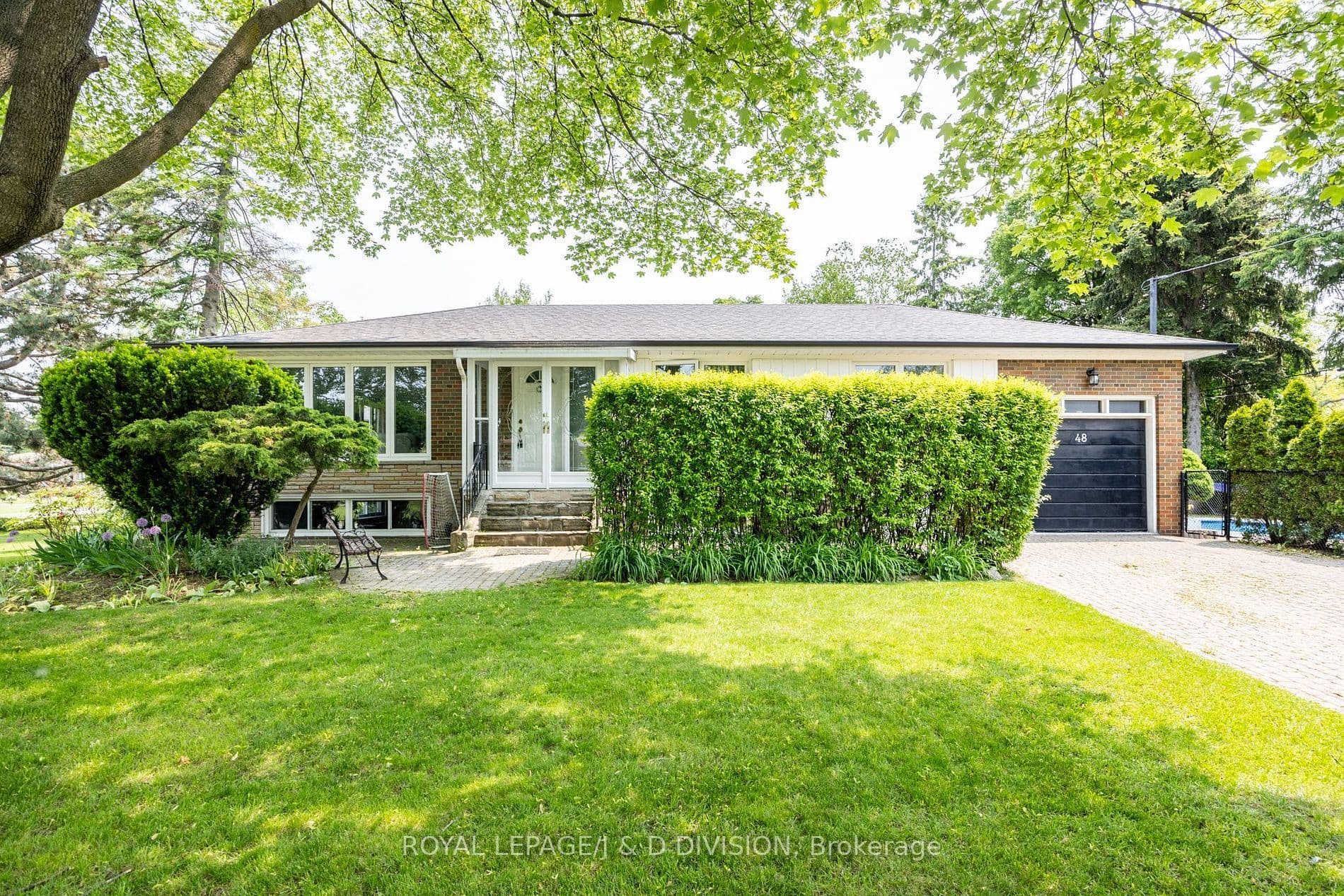 48 Greengrove Crescent, Toronto C13, ON M3A 1H9