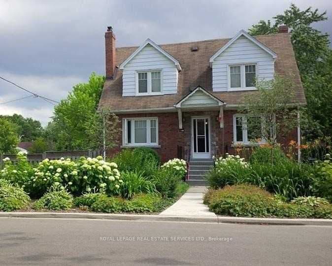 1 Ash Crescent Main Fl, Toronto W06, ON M8W 1E2