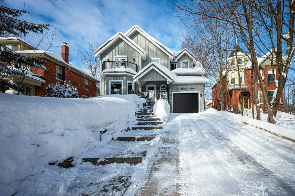 14 Jarvis Street, Orillia, ON L3V 1Z9