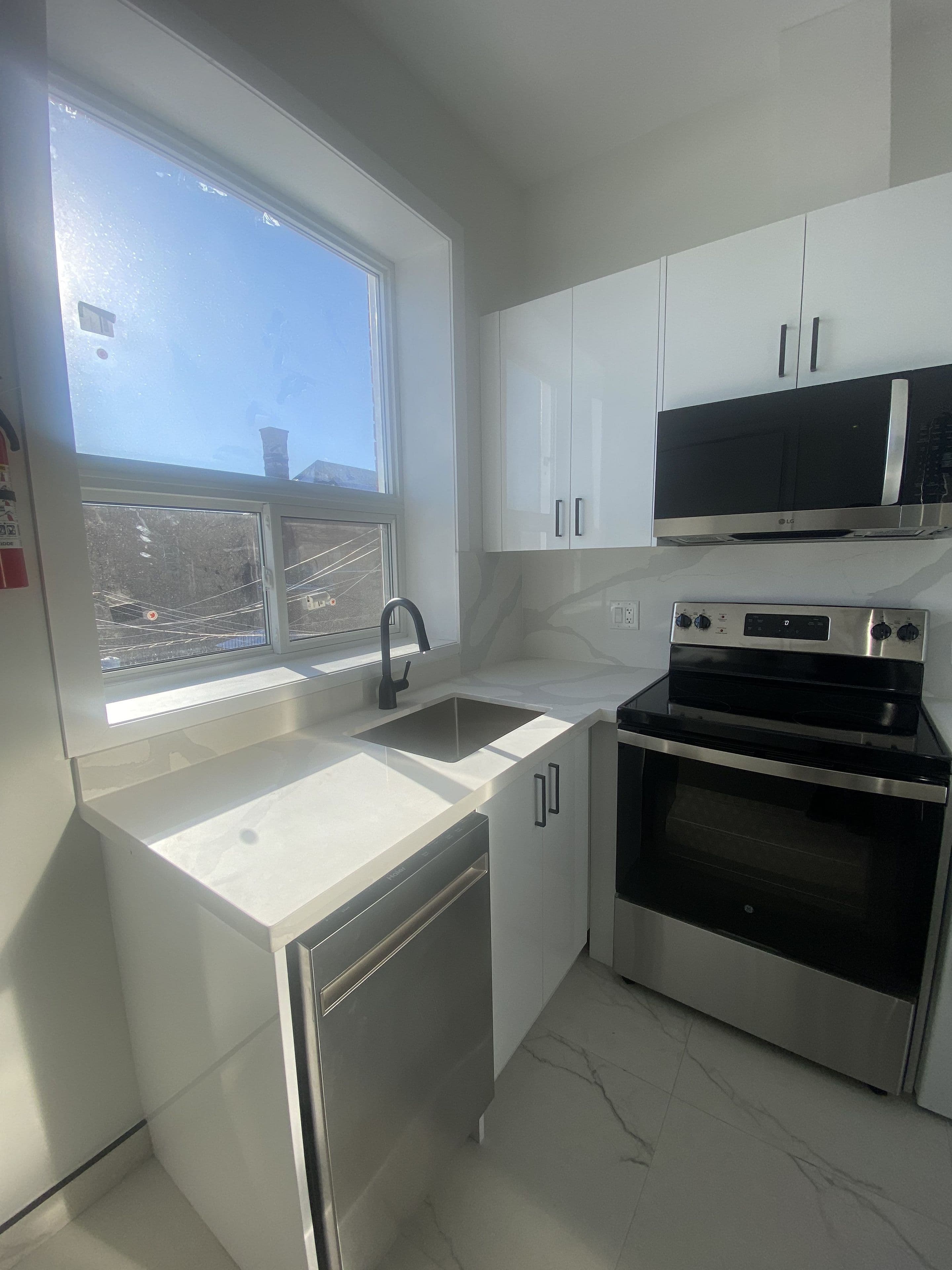 1359 Davenport Road 102, Toronto W02, ON M6H 2H5