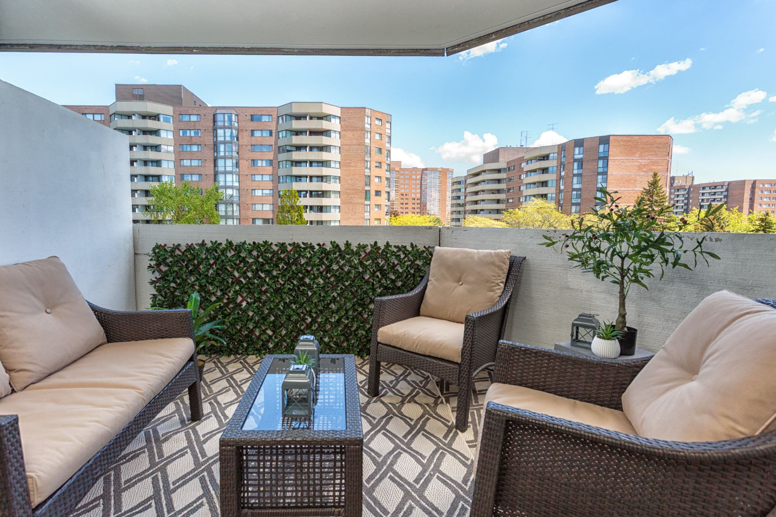 70 Baif Boulevard 605, Richmond Hill, ON L4C 5L2