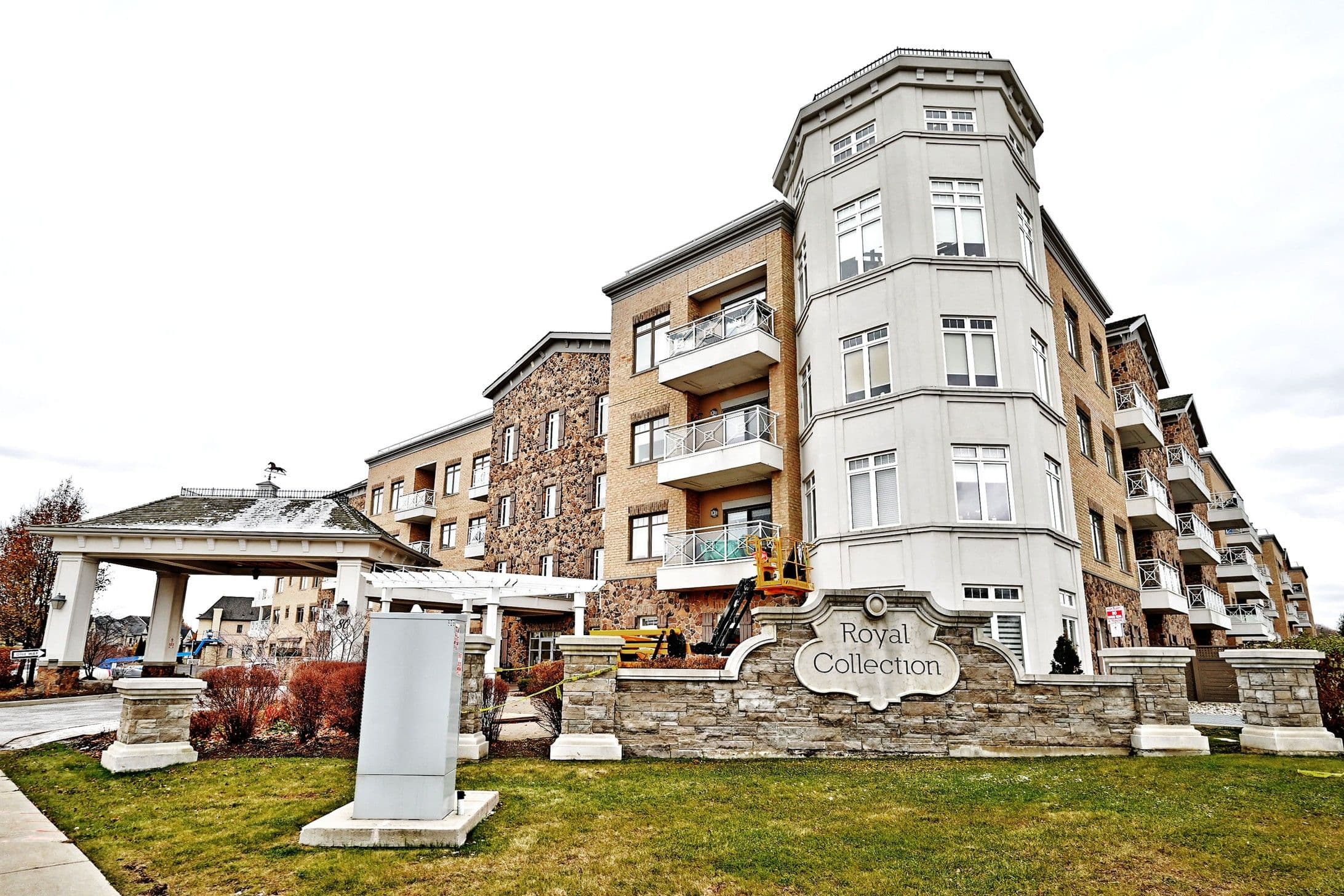 80 Burns Boulevard 416, King, ON L7B 0B3