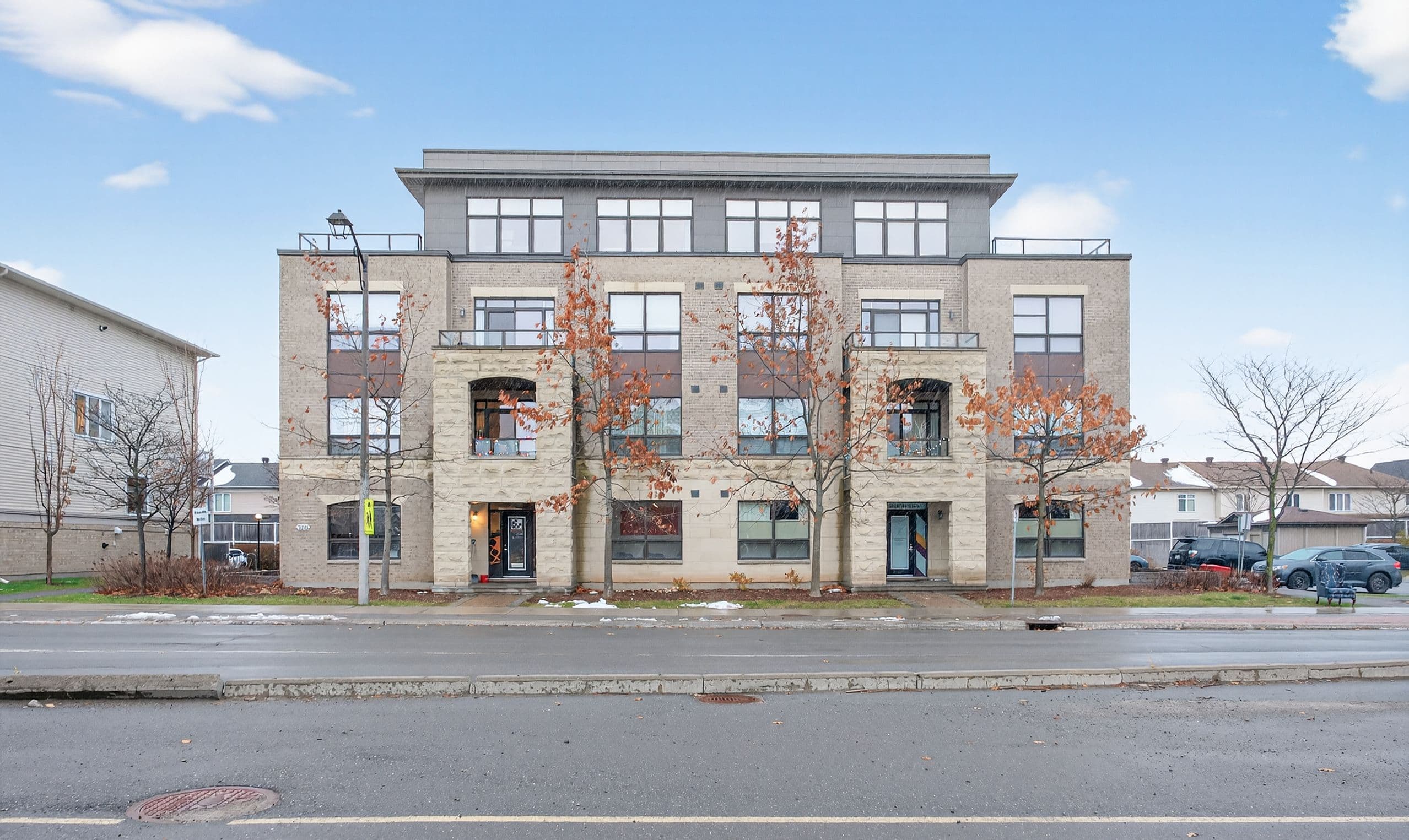 760 Chapman Mills Drive 302, Barrhaven, ON K2J 3V2