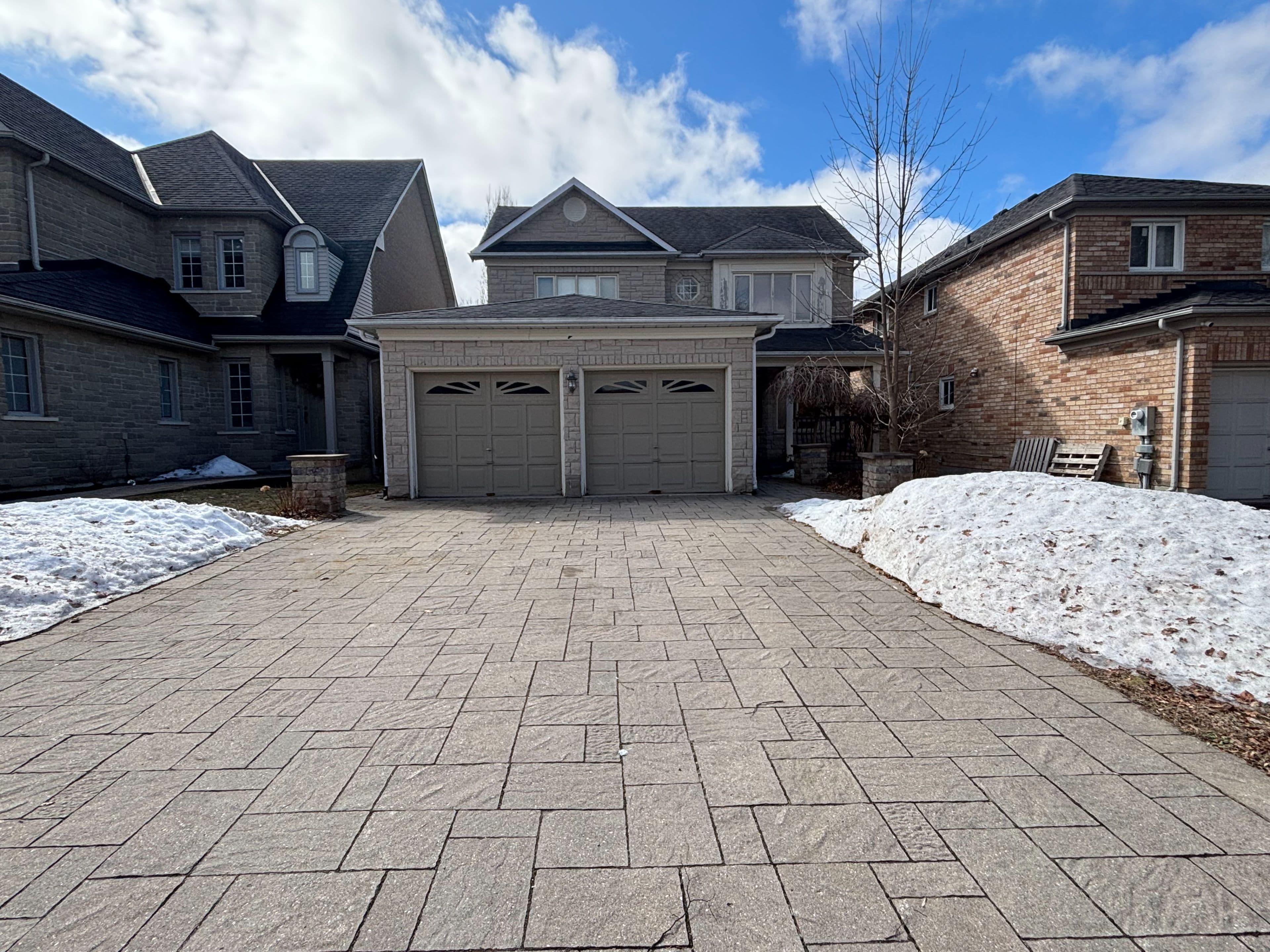 380 Stone Road, Aurora, ON L4G 6Z5