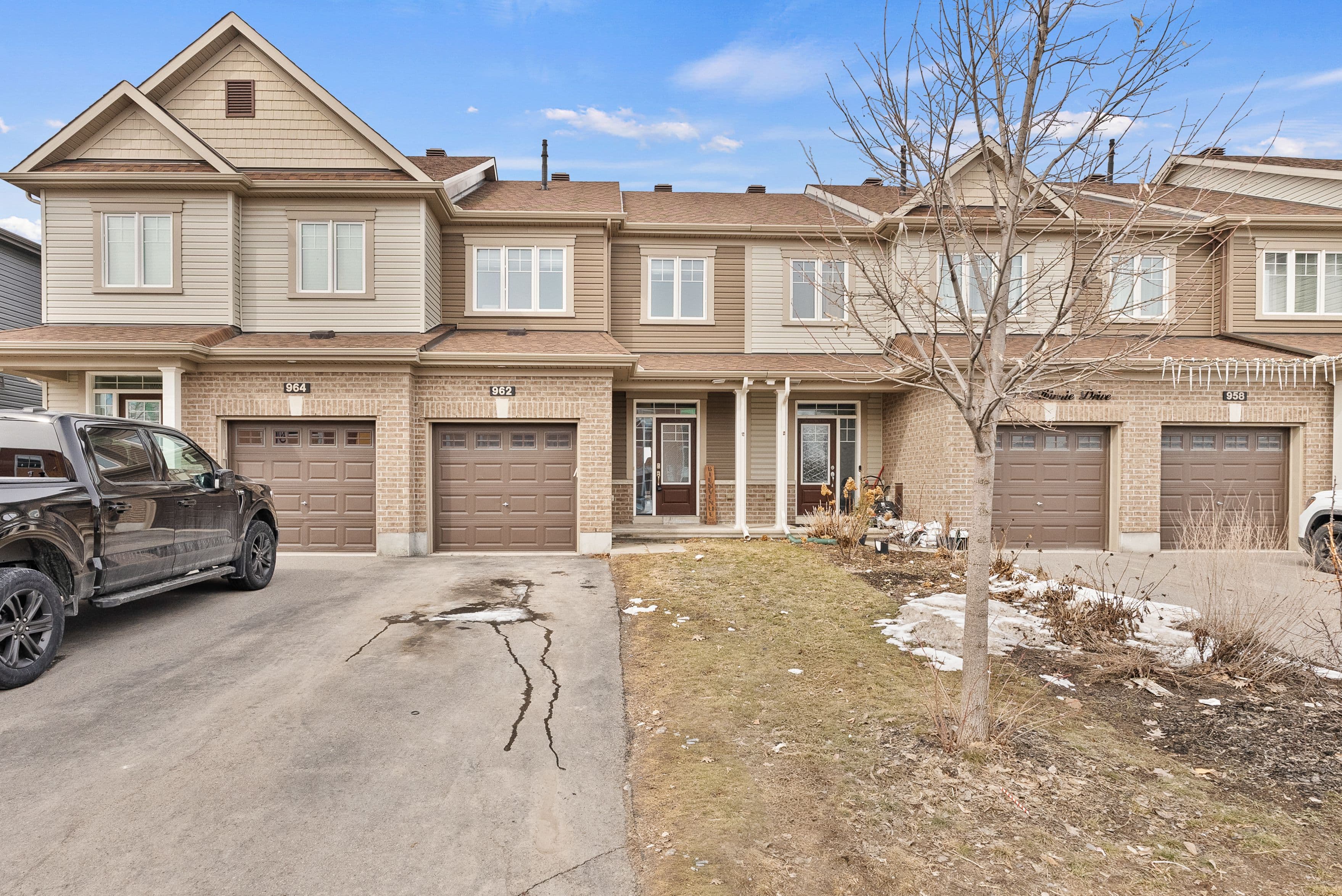 962 Kilbirnie Drive, Barrhaven, ON K2J 6E6