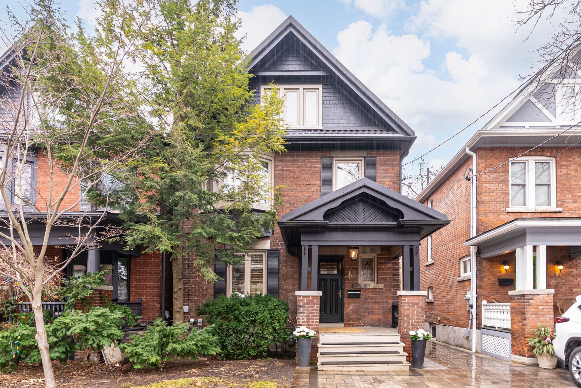 19 Rowland Street, Toronto W02, ON M6P 1M2