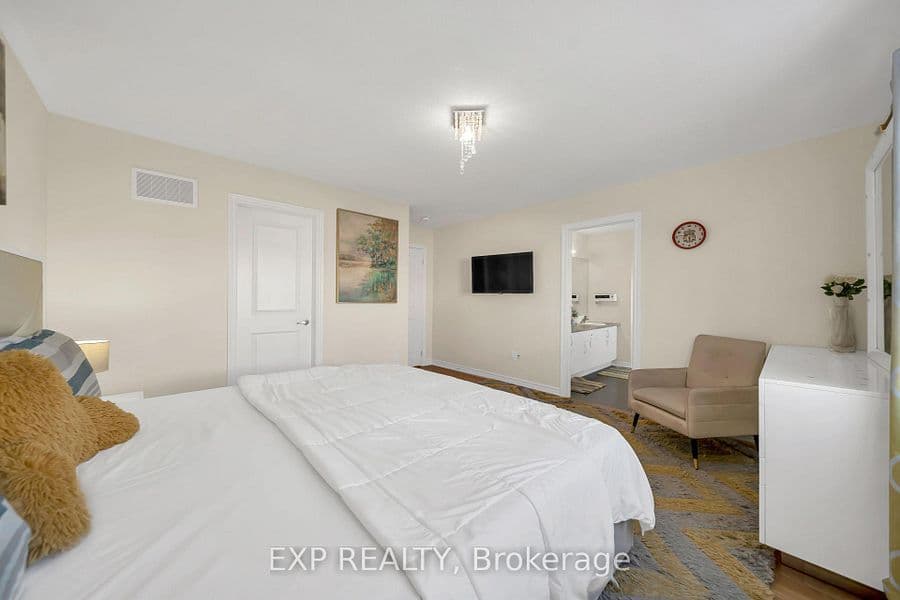 108 Durham Avenue, Barrie, ON L9J 0L8